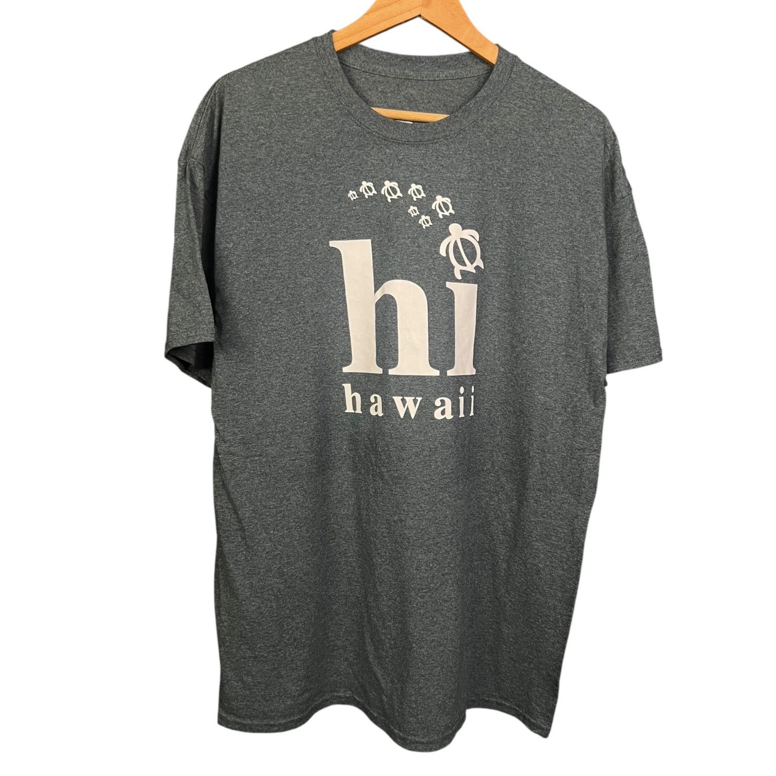 Gildan Y2K Men's Hawaii Souvenir Turtle Themed T-Shirt - Size XL Size US XL / EU 56 / 4 - 1 Thumbnail