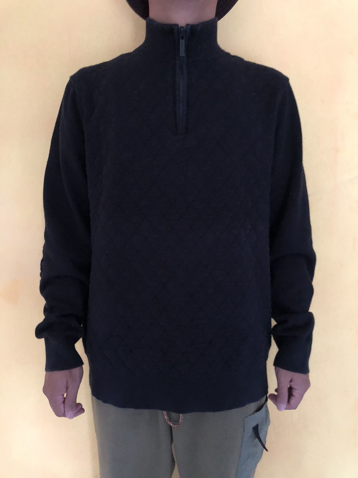 Kennenth Cole Sweatshirt Simple Design