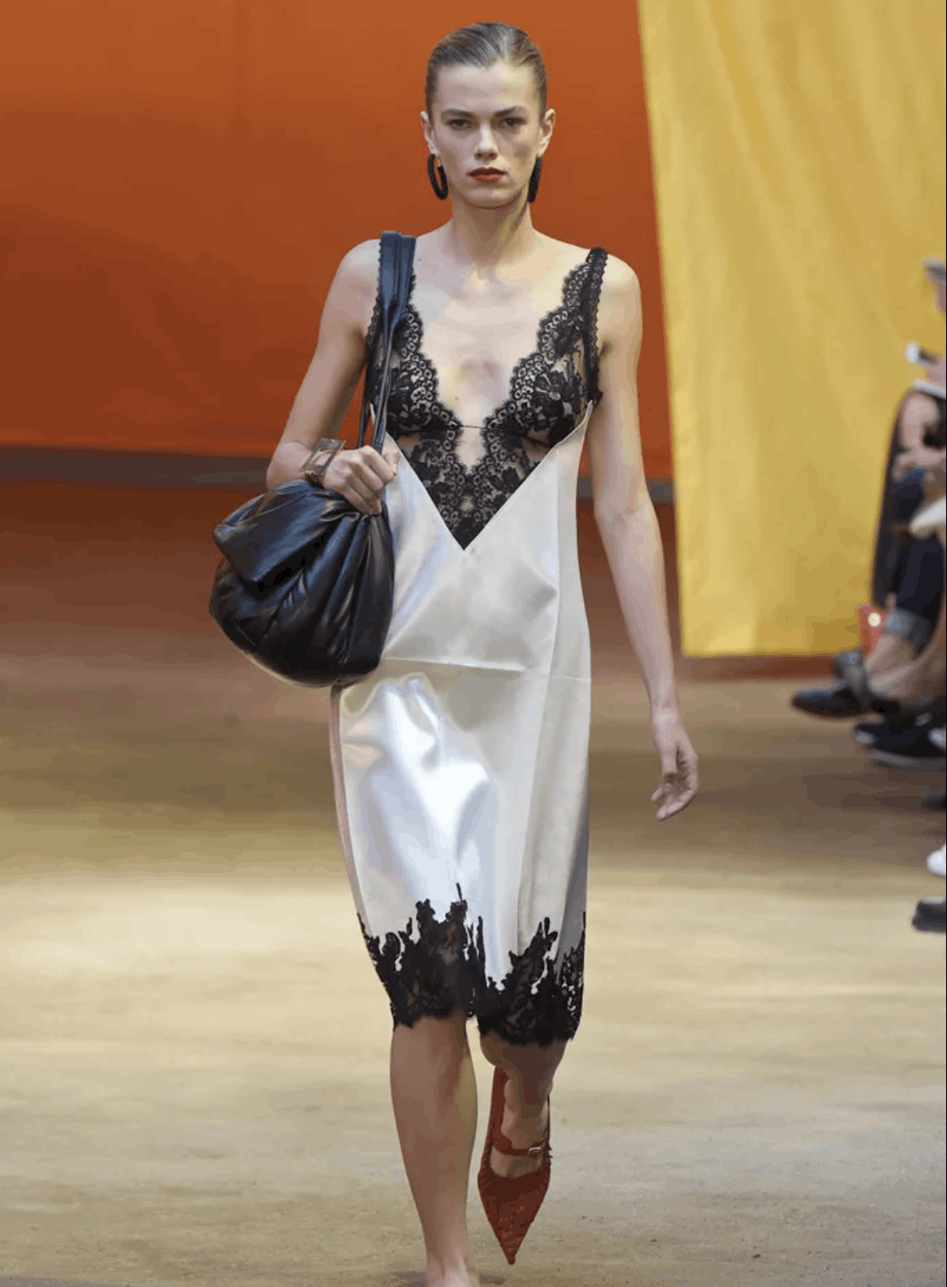 Celine Spring 2016 Pillow Bag in Black Size ONE SIZE - 10 Thumbnail