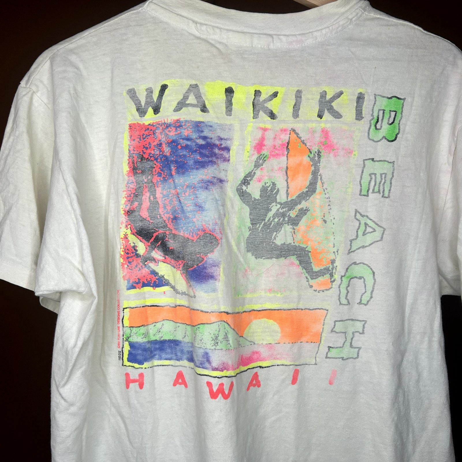 Hanes × Vintage Vintage 90s Waikiki Surfer T-Shirt Fader Size US L / EU 52-54 / 3 - 3 Thumbnail