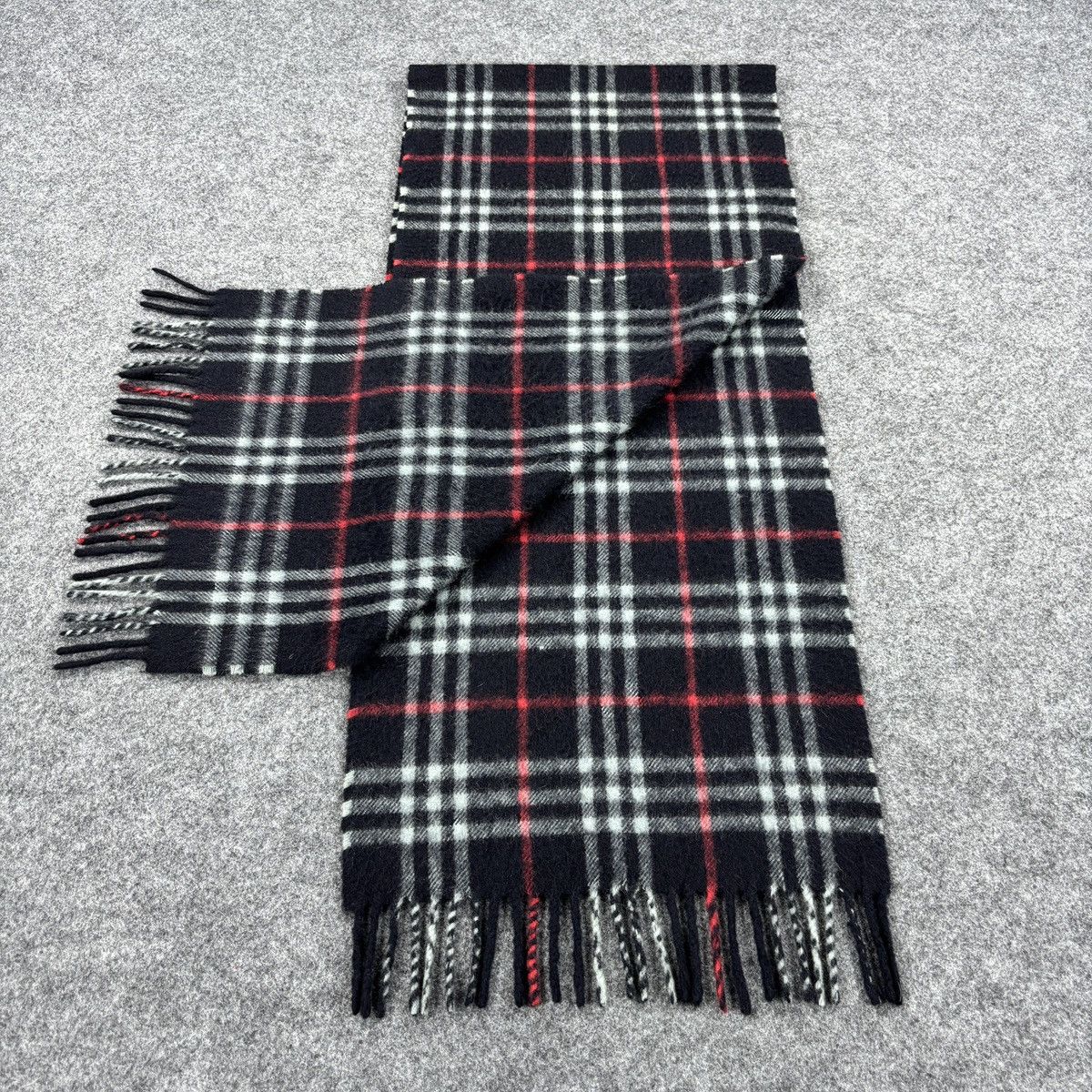 Burberry Scarf # D735 # Muffler # Neckwear # Nova Check