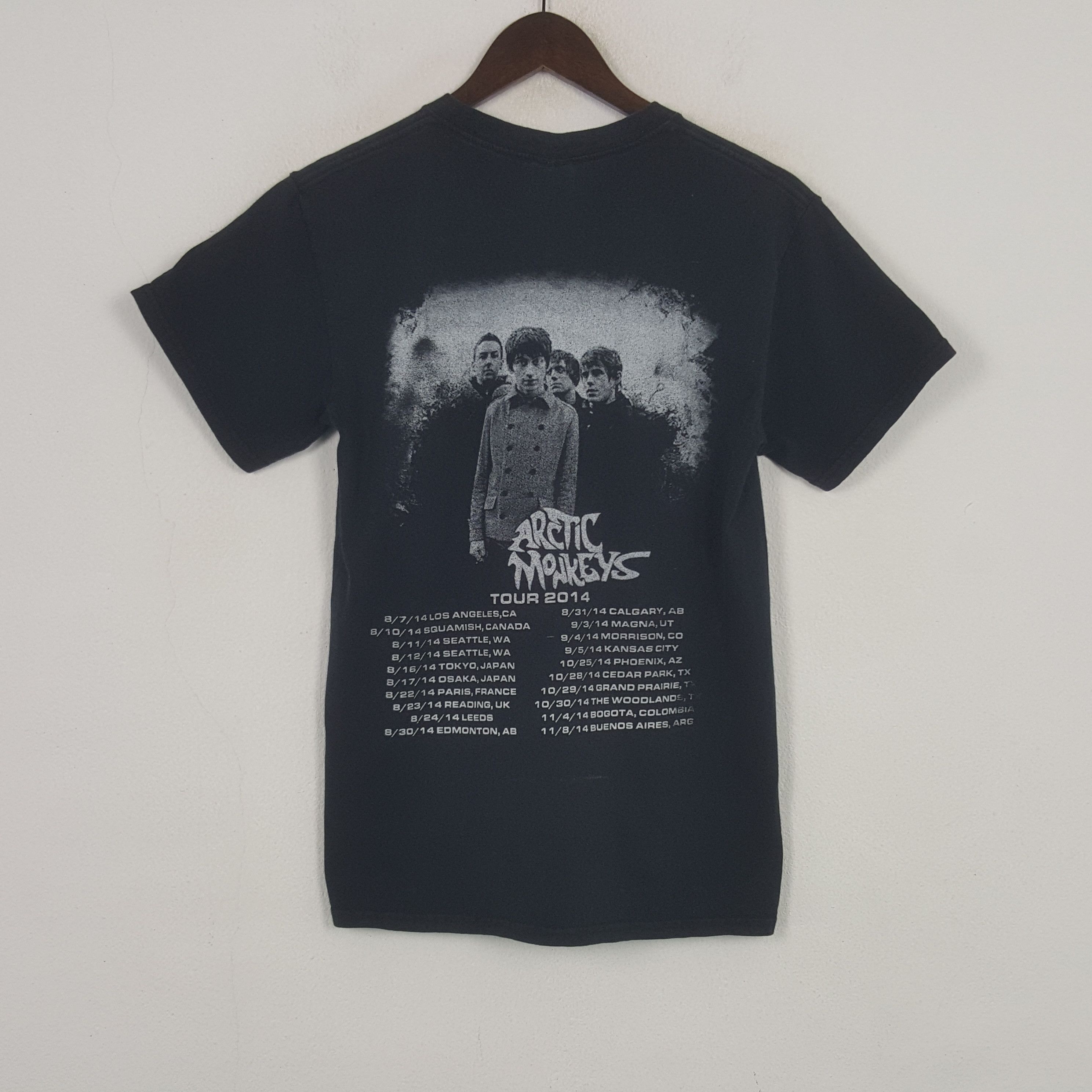 Band Tees Vintage Arctic Monkeys American Rock Band Tour 2014 Tshirt Size US S / EU 44-46 / 1 - 1 Thumbnail