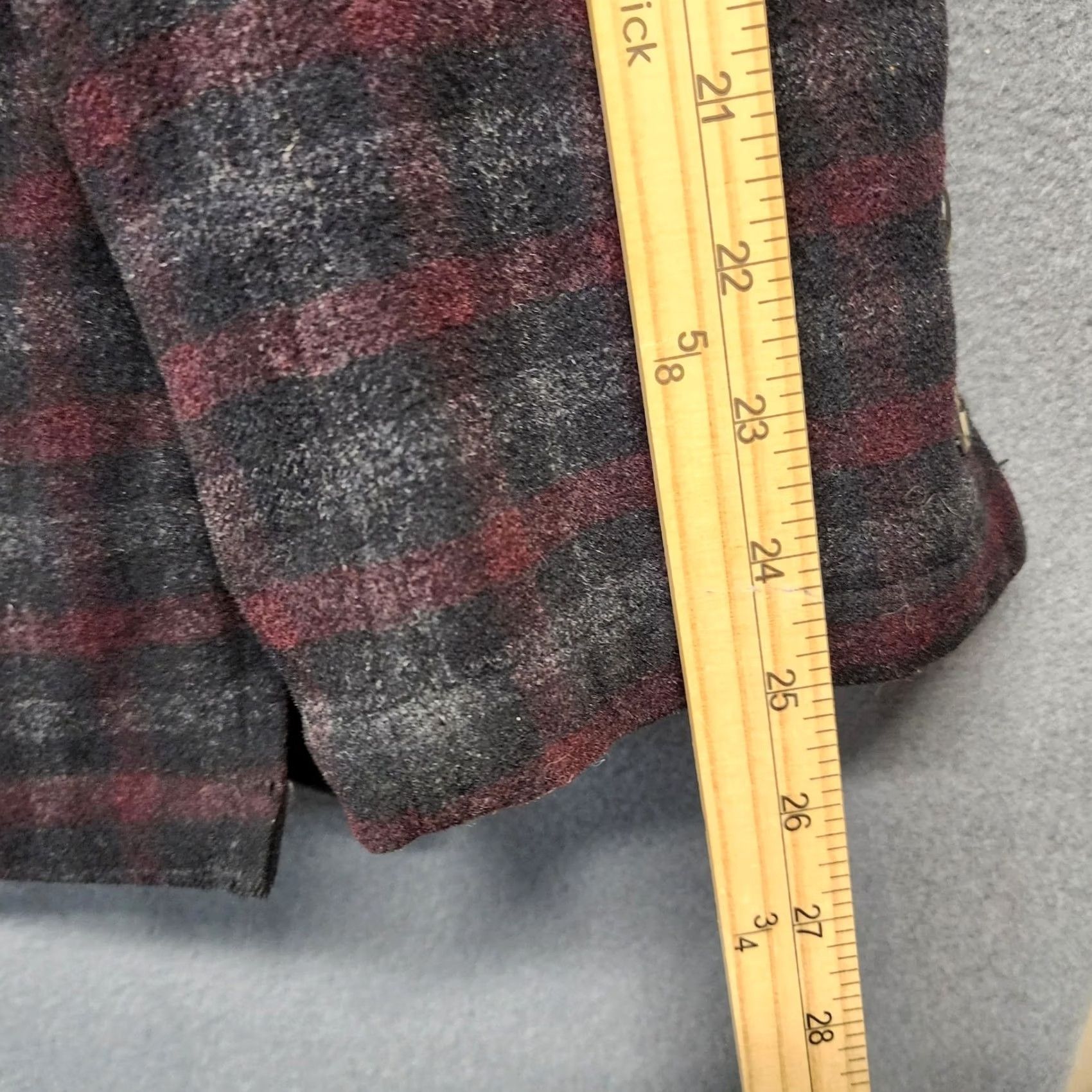 Vintage Utex Coat Jacket Mens Large Wool Blend Quilt Lining Grey Red Plaid Utility Chore Jacket Coat Mens L Regular Wool Pattern Plaid Fall Winter Size US L / EU 52-54 / 3 - 7 Thumbnail