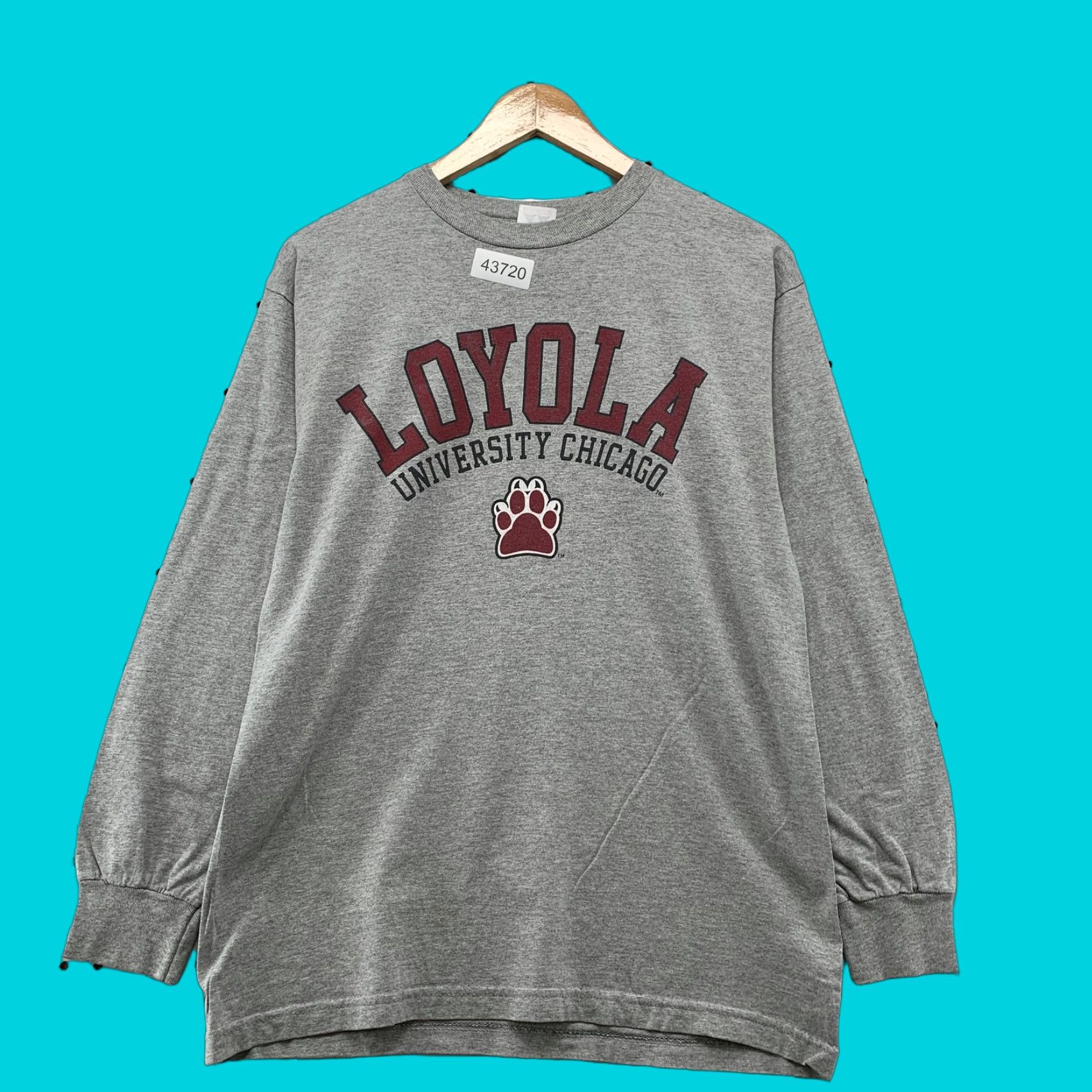 Vintage Loyola University Chicago Shirt Mens Medium Gray Long Sleeve M Shirt Mens Gray Loyola University Chicago M Size US M / EU 48-50 / 2 - 1 Thumbnail