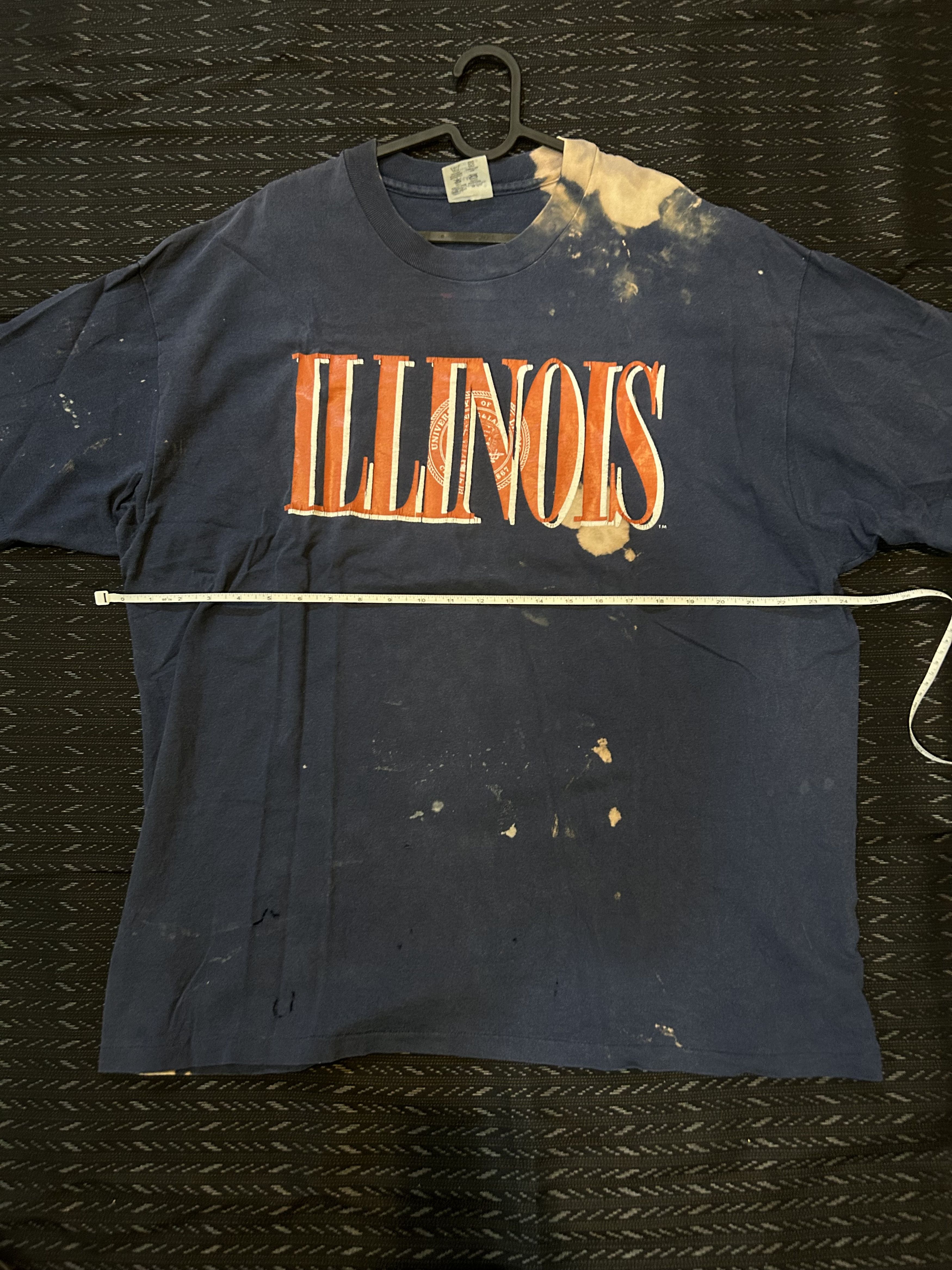 Vintage Champion Illinois Thrashed Bleached Vintage T Shirt 90s Size US XL / EU 56 / 4 - 7 Thumbnail