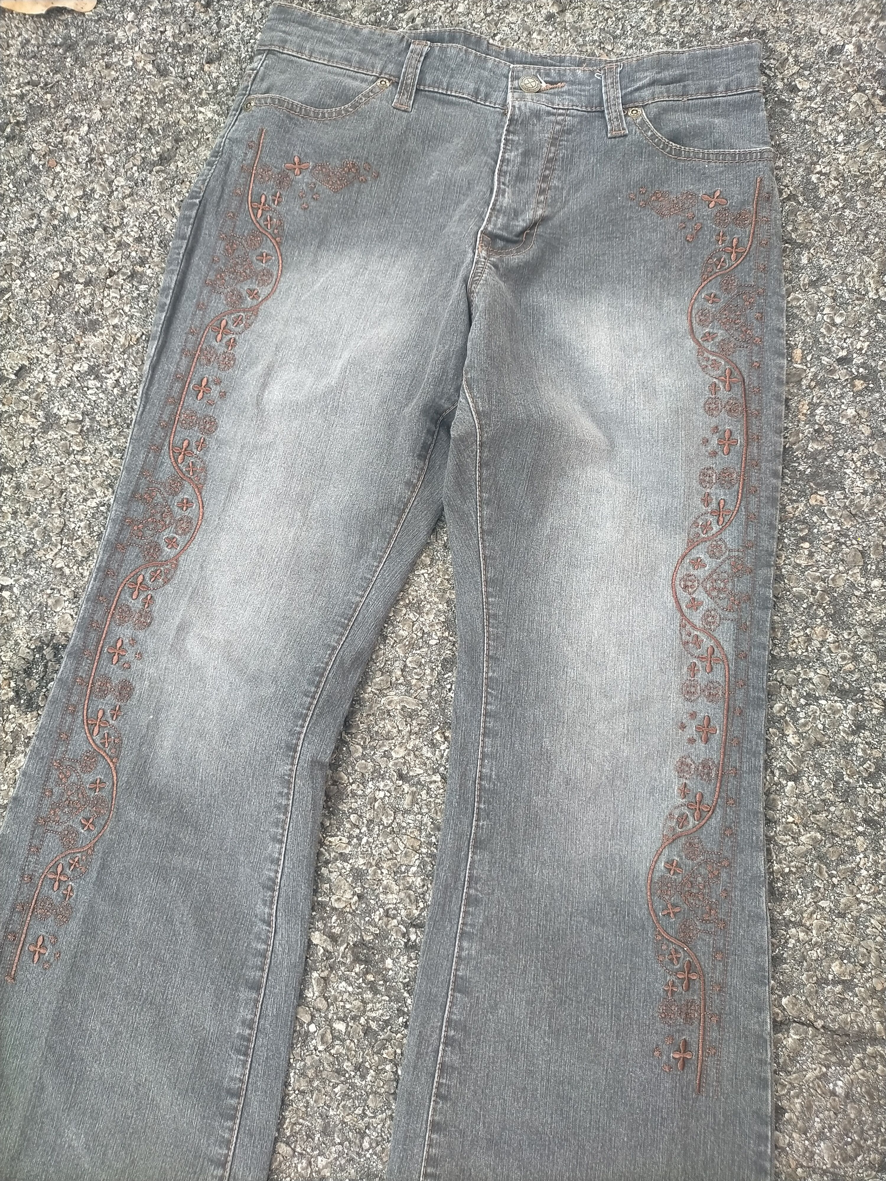 CIVARIZE Rare Advantage Embroidery Mudwash Flare Jeans Size US 30 / EU 46 - 3 Thumbnail