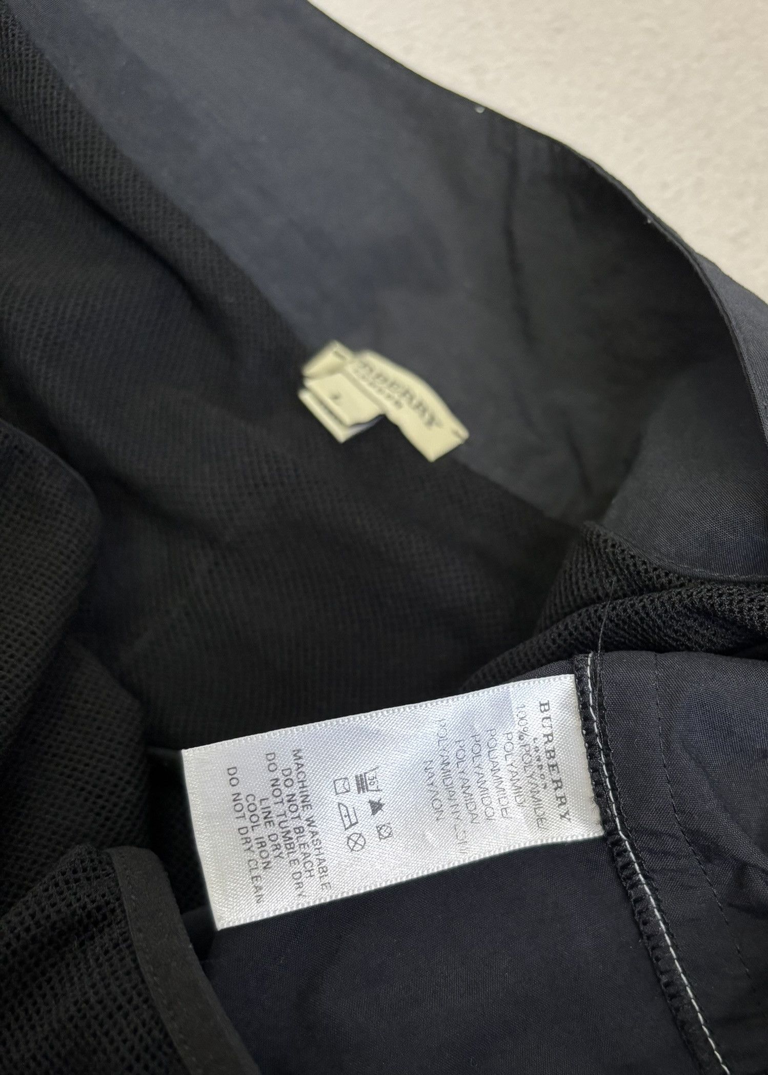 Burberry Burberry Black shorts size L Size US 35 - 14 Thumbnail