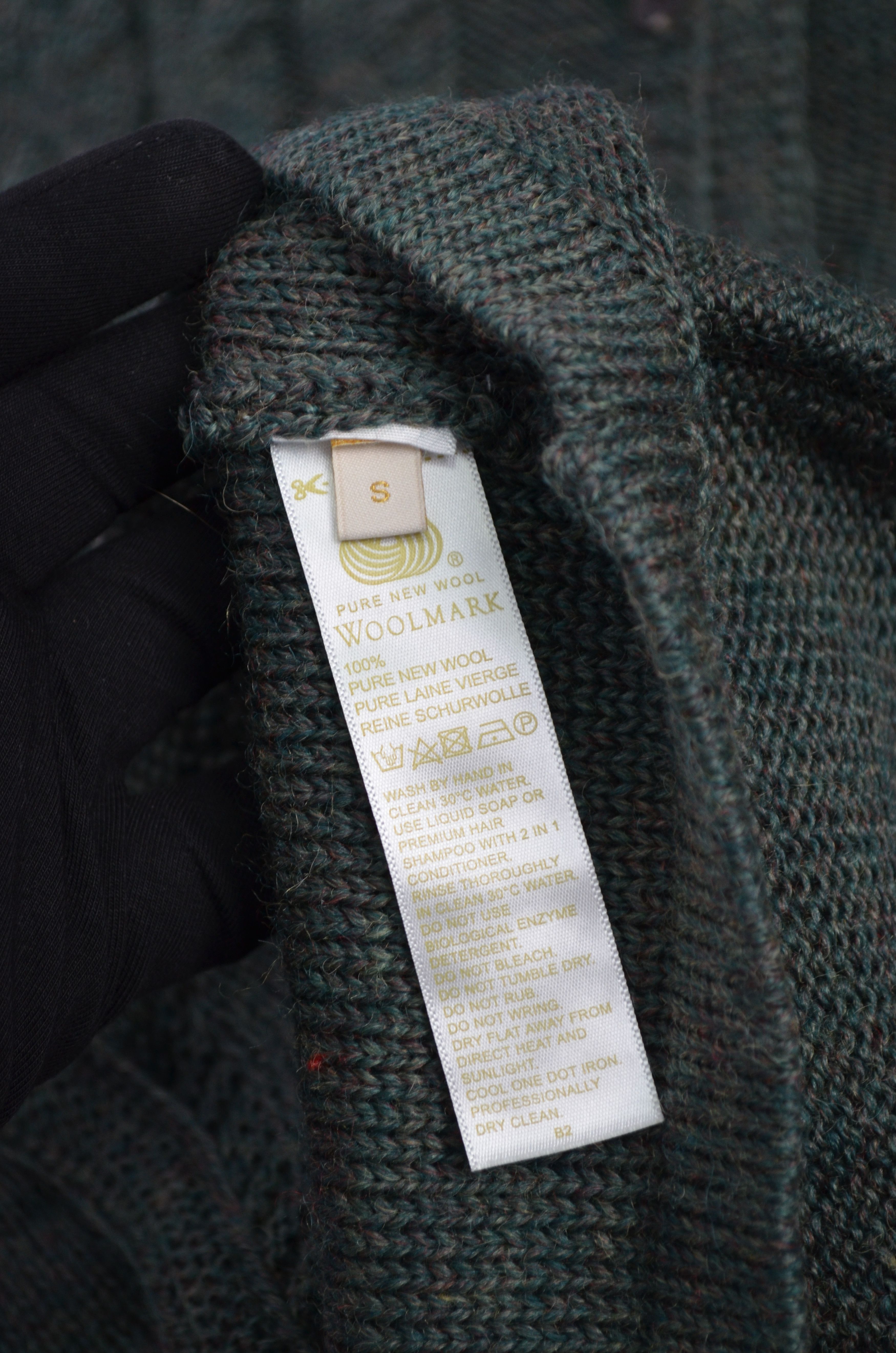 Designer Munrospun Cableknit Cardigan Size S Moss Green Pure New Wool Size S / US 4 / IT 40 - 13 Thumbnail