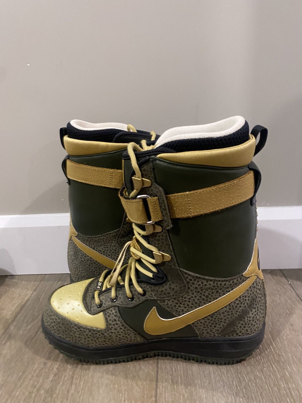 Nike Nike Zoom Force 1 Snowboard Boots Dark Army Green & Mtl Gold Size US 9 / EU 42 - 5 Thumbnail