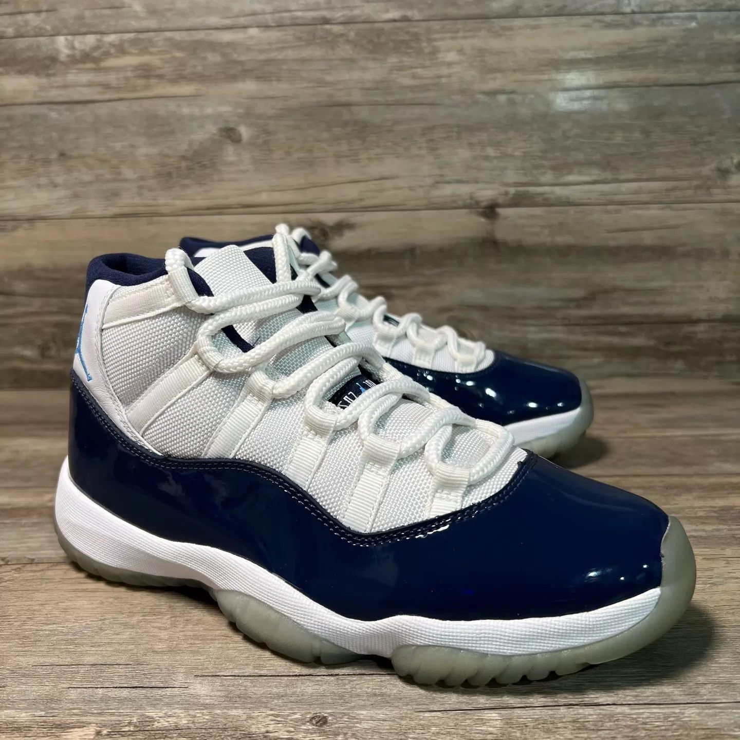 Nike Air Jordan 11 UNC Blue/White/Navy Size US 7.5 / EU 40-41 - 2 Thumbnail