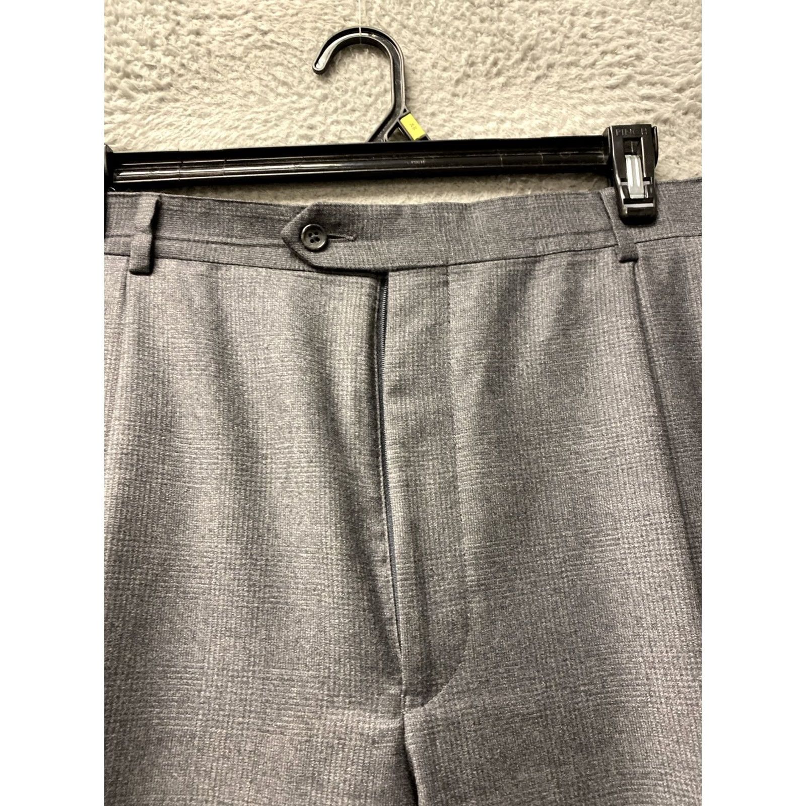 Jos. A. Bank Jos. A. Bank Dress Pants Men 32x30 Gray Glenn Plaid Wool /0847 Pants Regular 40 in Waist Gray Dress Pants Men Slim Flat Front Slash Pockets Pocket Size US 42 / EU 58 - 2 Thumbnail