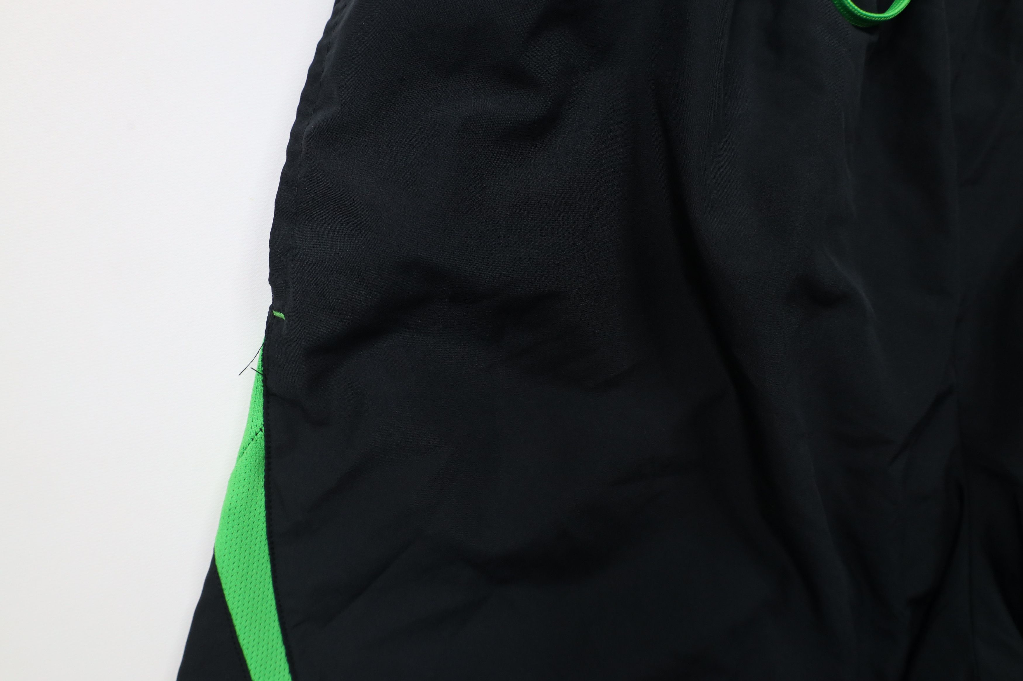 Champion × Vintage Vintage 90s Champion Classic Logo Running Soccer Shorts Size US 34 / EU 50 - 6 Thumbnail