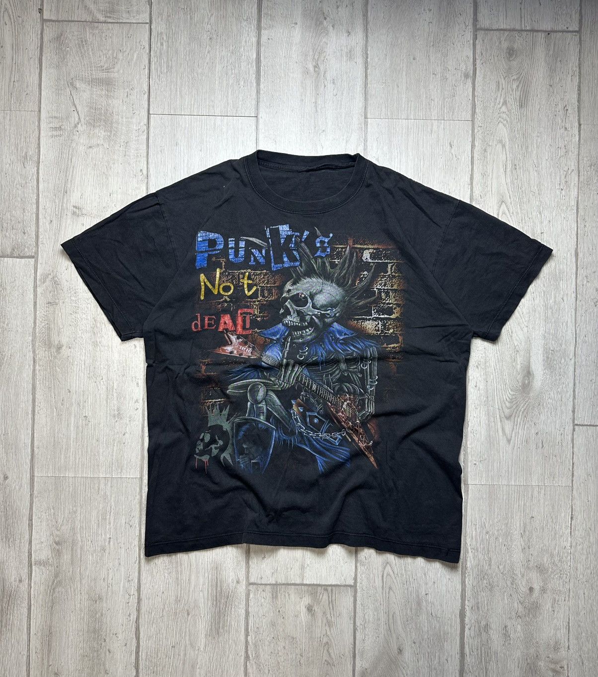 Band Tees Vintage Punk’s Not Dead Band Rock Tee Size US M / EU 48-50 / 2 - 1 Thumbnail