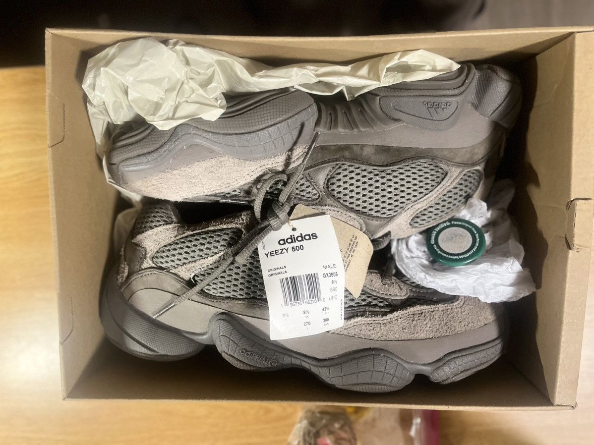 Adidas Yeezy 500 Clay Brown Size US 9 / EU 42 - 1 Thumbnail