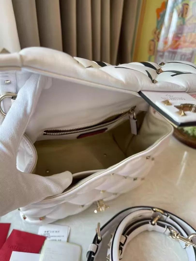 Valentino Valentino Rivet Crossbody White LargeLogo 23x18x13 Size ONE SIZE - 9 Thumbnail