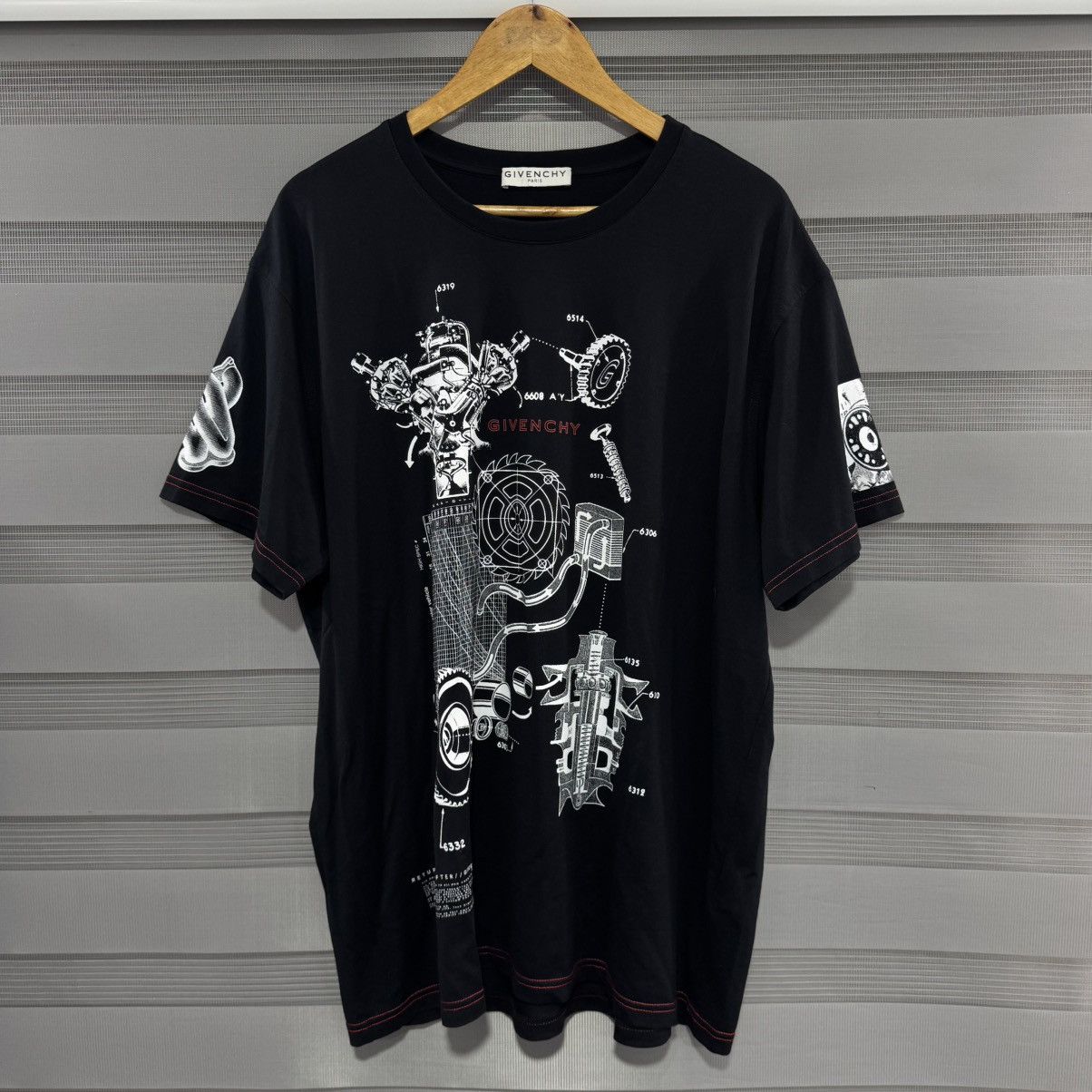 Givenchy Givenchy Black Schematics T-Shirt Size US XL / EU 56 / 4 - 1 Thumbnail