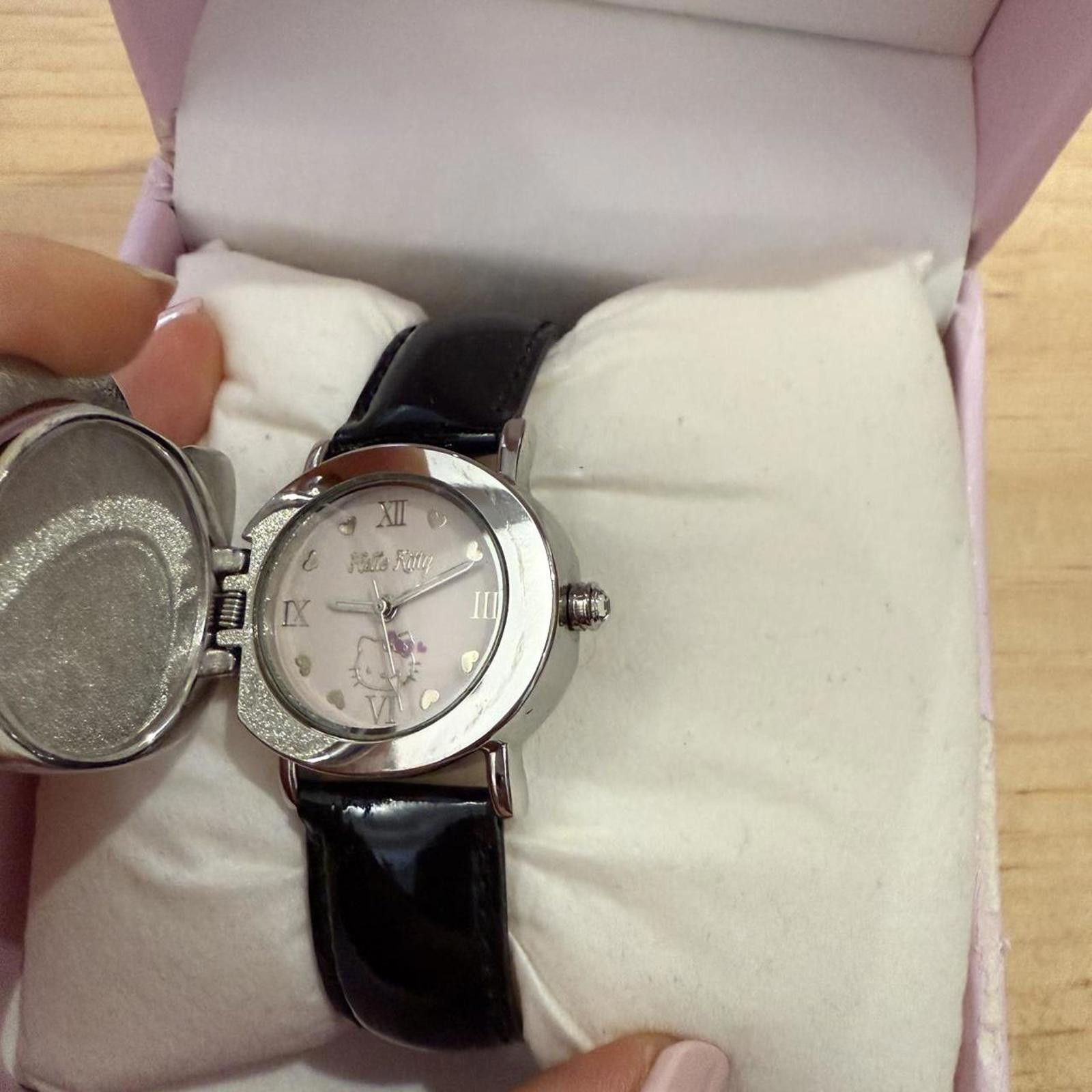 Designer Y2K Hello Kitty Hidden Watch Size ONE SIZE - 5 Thumbnail