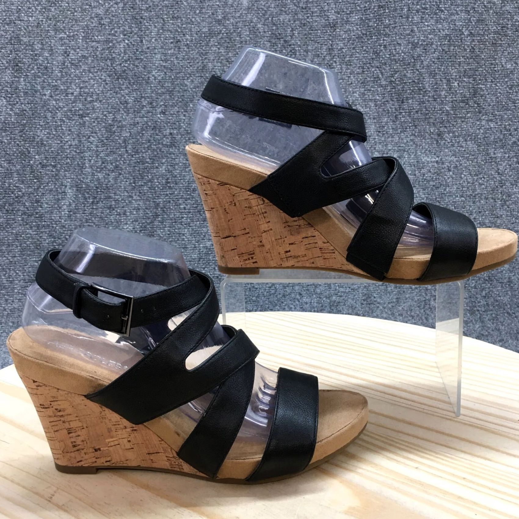 Vintage Aerosoles Sandals Womens 10 M Silver Plush Gladiator Black Casual Wedge Heels Size US 10 / IT 40 - 2 Thumbnail