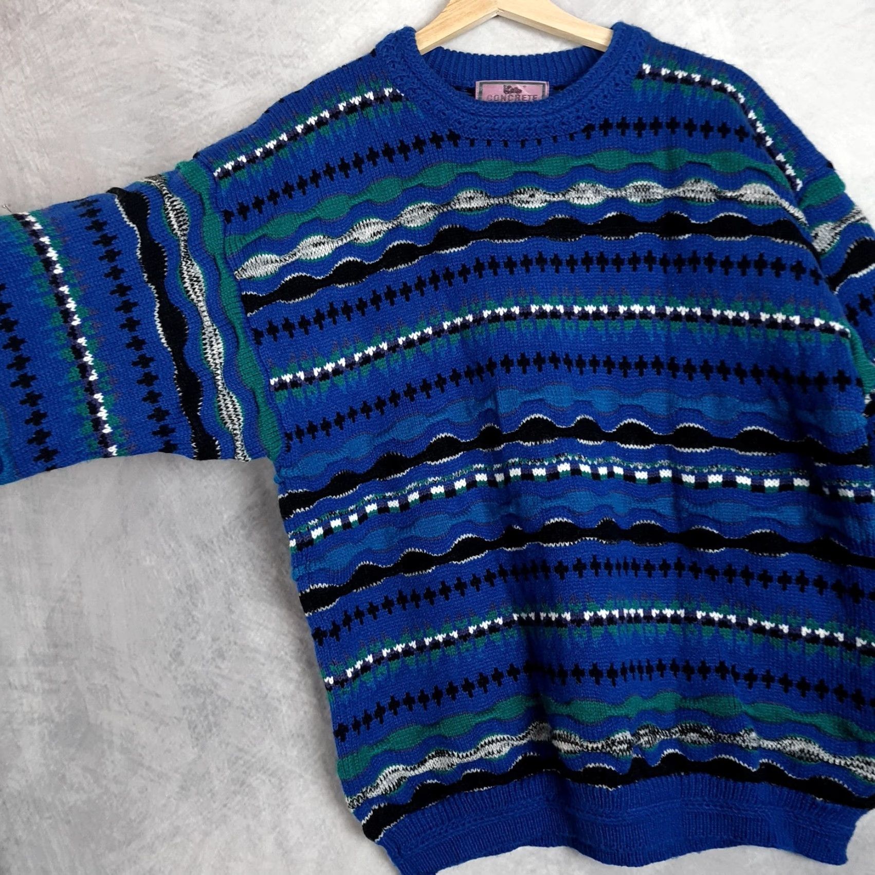 Vintage VINTAGE Concrete Sweater Mens Large Blue 3D Knit Geometric Chunky Crewneck 90s Retro Streetwear Size US L / EU 52-54 / 3 - 2 Thumbnail