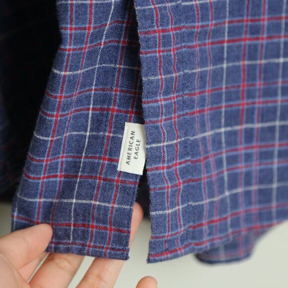 American Eagle Outfitters American Eagle Purple Plaid Classic Fit Long Sleeve Flannel Size US L / EU 52-54 / 3 - 5 Thumbnail