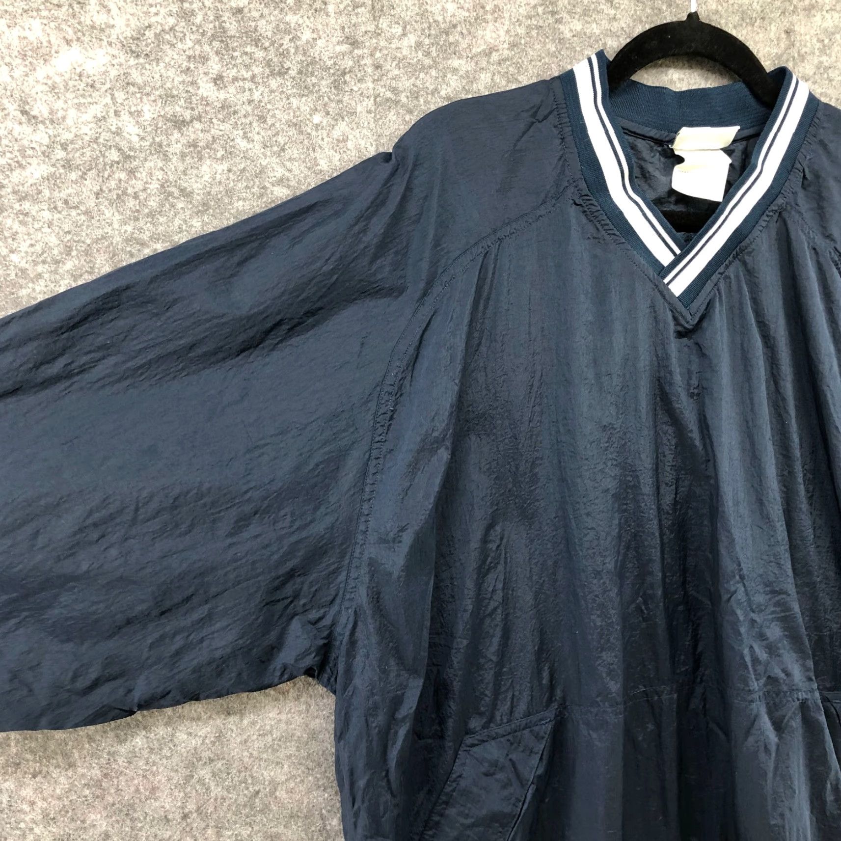 Vintage VTG Discus Athletics Windbreaker Jacket Pullover Men 2XL Navy Blue V-Neck Nylon Lightweight Water-Resistant Zipped Pockets Mens Size US XXL / EU 58 / 5 - 5 Thumbnail