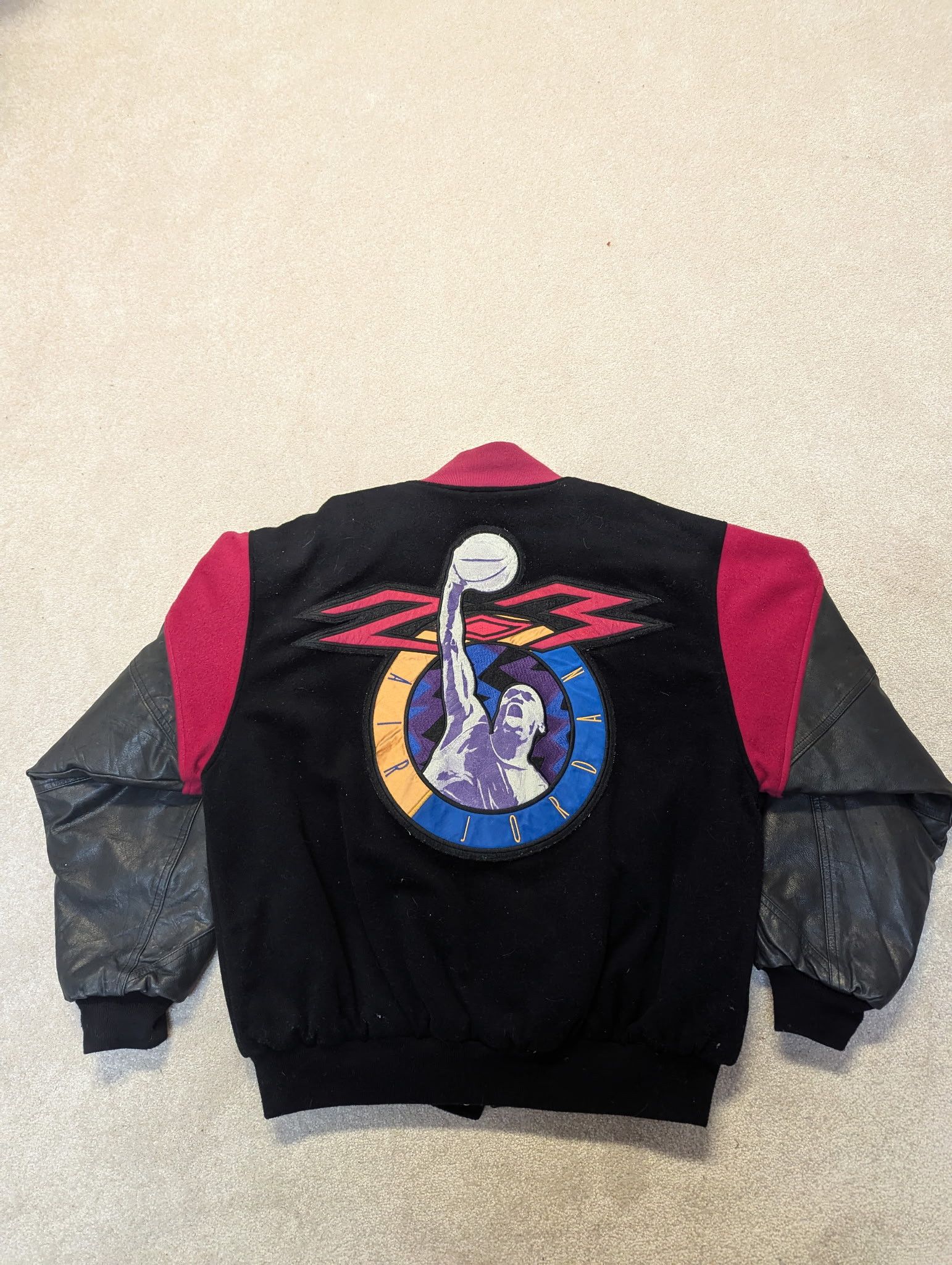 Jordan Brand Nike Air Michael Jordan Varsity Leather Bomber Jacket Size US M / EU 48-50 / 2 - 1 Thumbnail