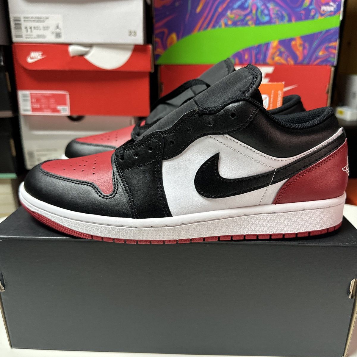Nike New 553558-161 Mens Air Jordan Retro 1 Low Bred Toe 2.0 Size US 10 / EU 43 - 1 Thumbnail