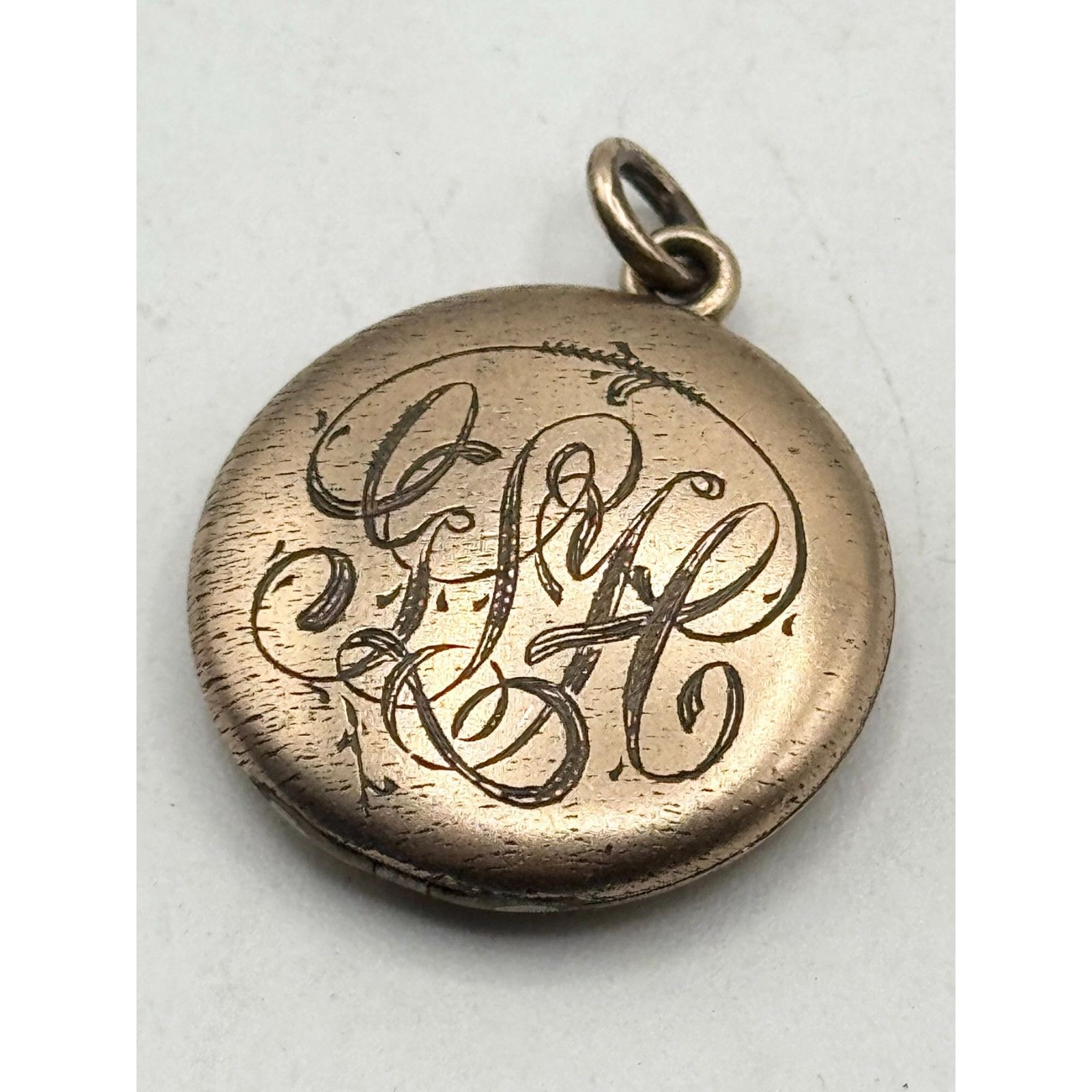 Vintage Antique estate gold filled monogrammed circle locket Size ONE SIZE - 2 Thumbnail
