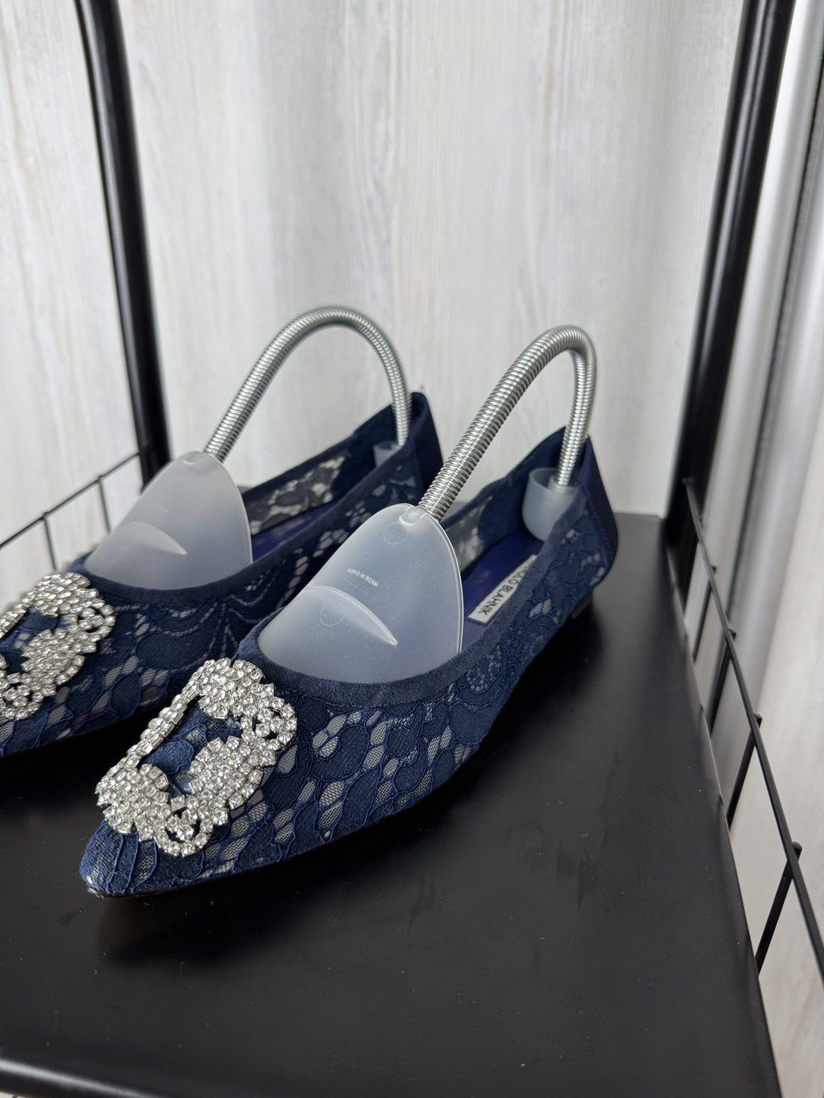 Manolo Blahnik Manolo Blahnik Navy Blue Lace and Satin Hangisi Ballet Flats Size US 9 / IT 39 - 7 Thumbnail