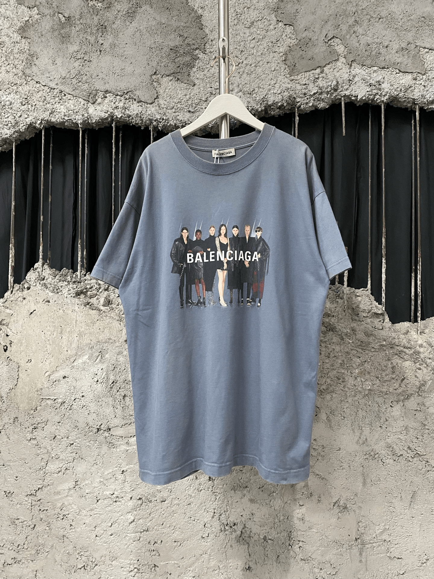 Balenciaga Balenciaga Band Graphic T-Shirt L Size US L / EU 52-54 / 3 - 1 Thumbnail