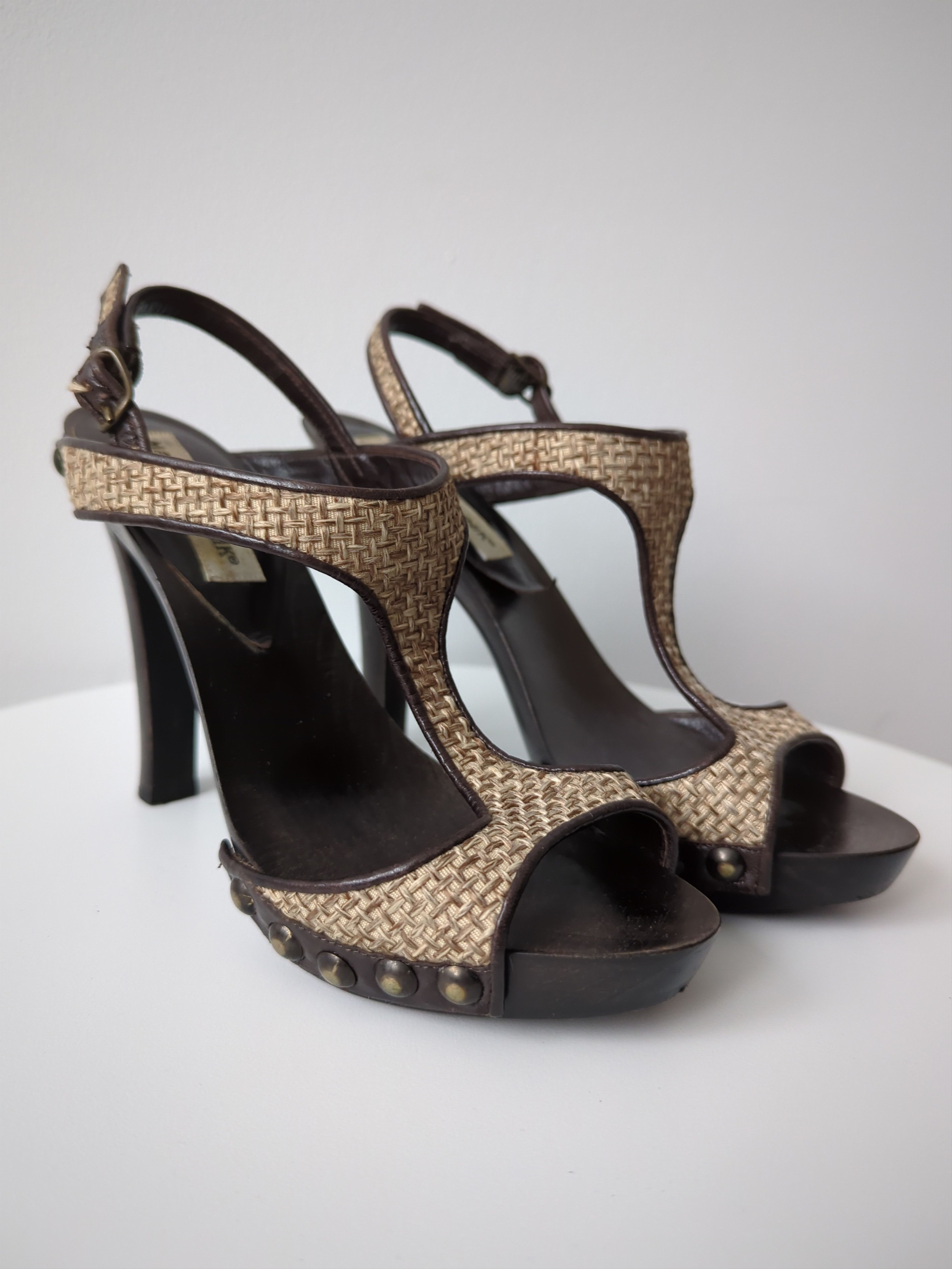 パンプス MANOLO BLAHNIK Brown Leather Fawda Sandals MANOLO BLAHNIK Fawda 105 leather sandals | NET-A-PORTER