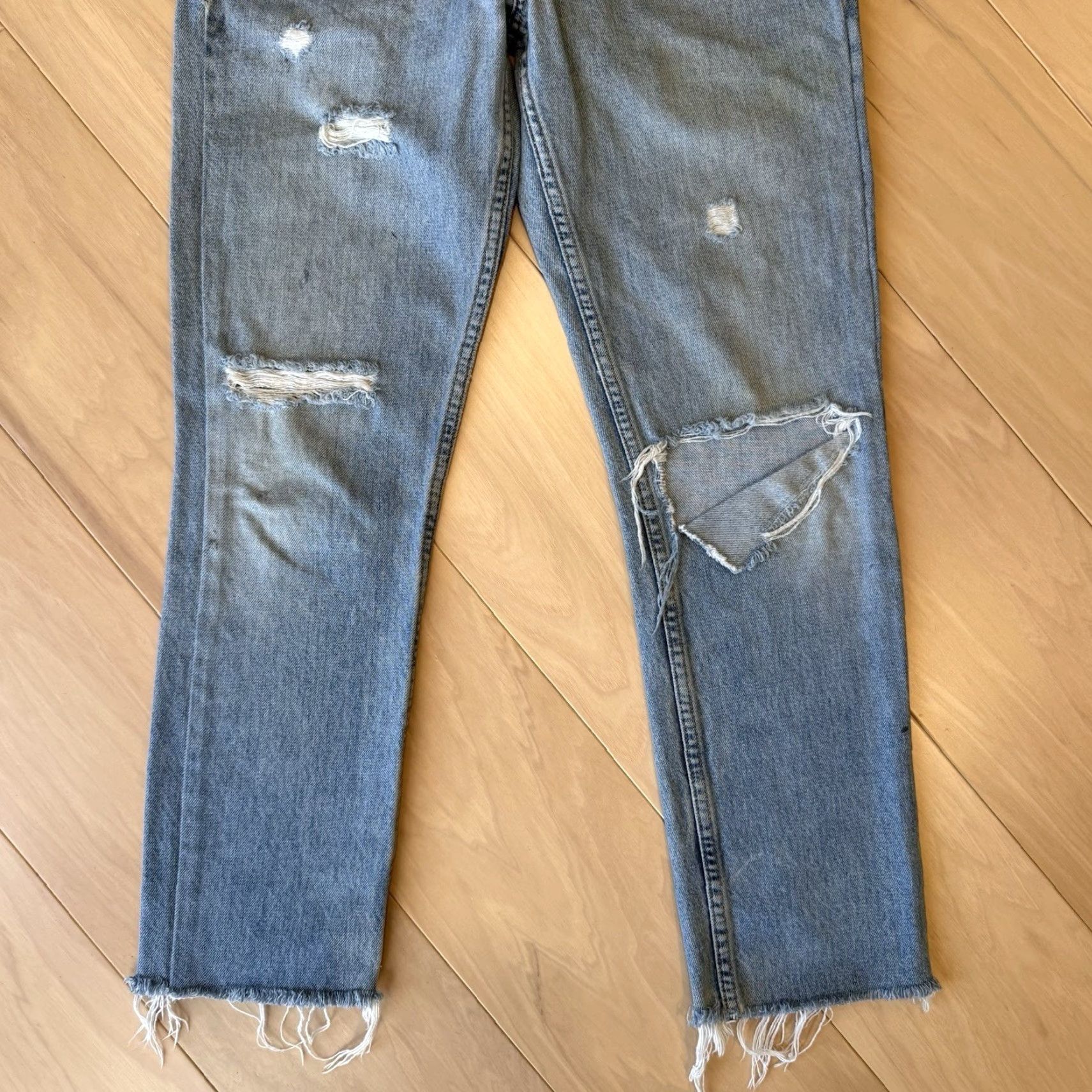 Levi's VINTAGE Levi's 505 Jeans 28 Blue Distressed Light Wash Straight Leg Denim Regular Waist 28 Men USA Western 80s Outfit Size US 28 / EU 44 - 5 Thumbnail