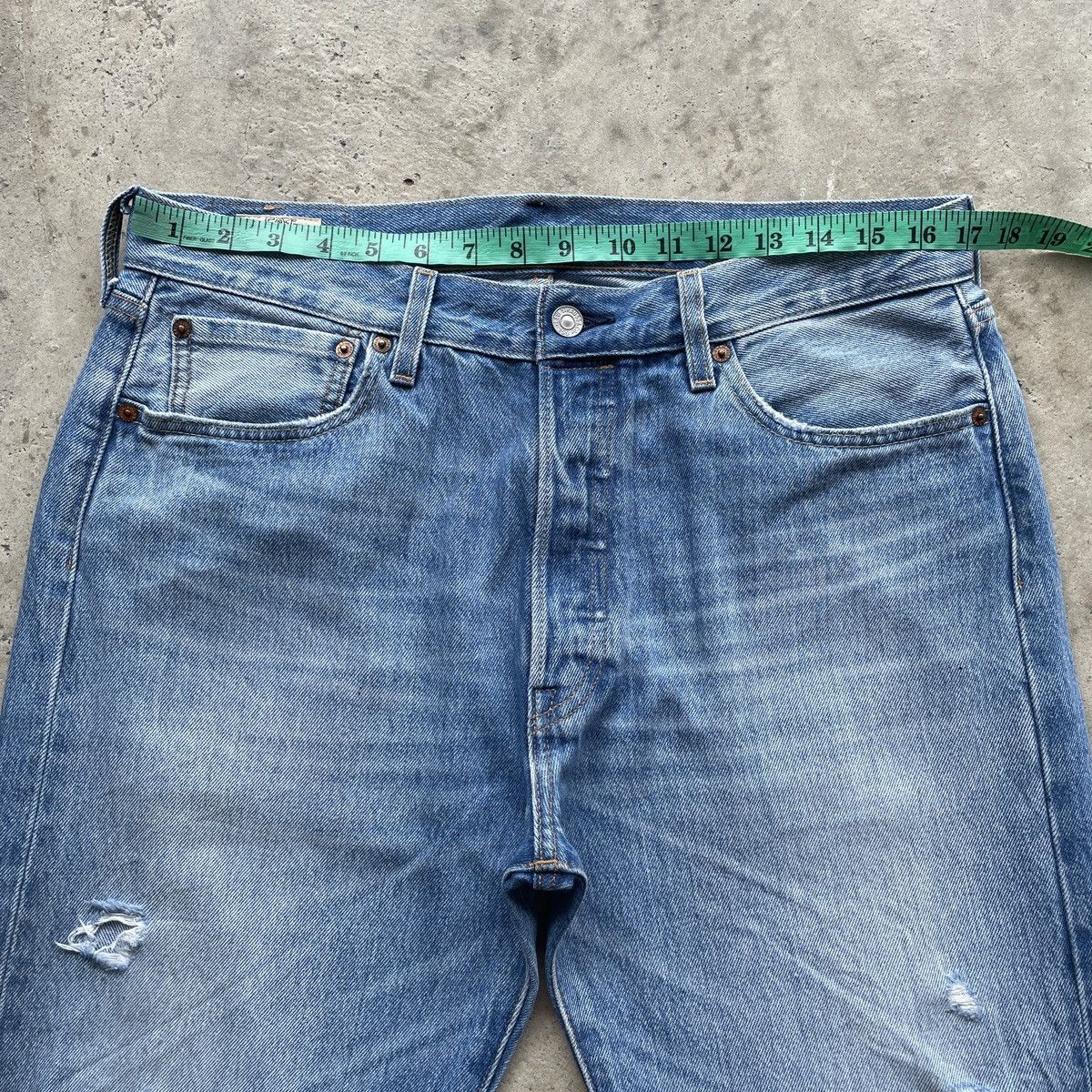 Levi's Vintage Clothing Levis 501 Big E Ripped Jean Faded Distressed Denim Pants W34 Size US 34 / EU 50 - 5 Thumbnail