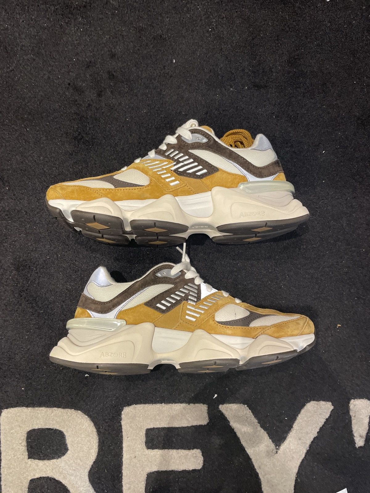 New Balance New Balance 9060 Workwear Size US 8.5 / EU 41-42 - 4 Thumbnail