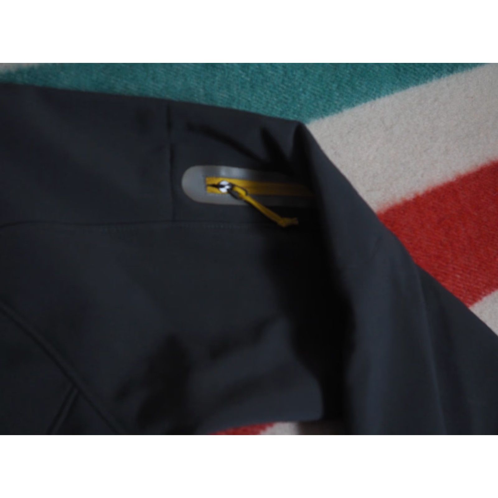 The North Face VINTAGE The North Face Windwall Jacket Mens M Gray Solid Zip Windbreaker Size US M / EU 48-50 / 2 - 4 Thumbnail