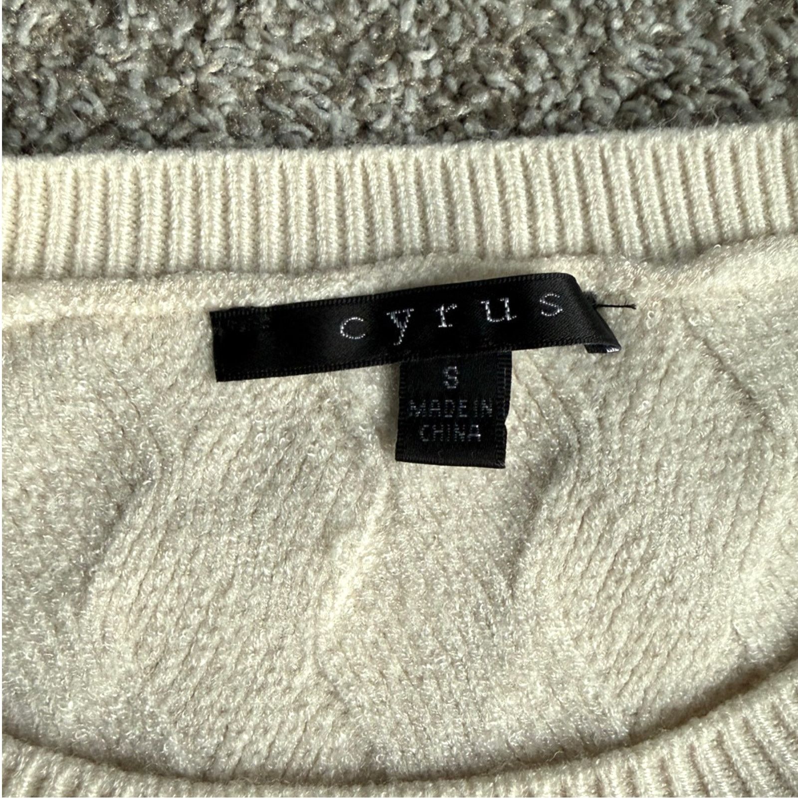 Other Cyrus Cream Textured Knit Sweater Size S Size S / US 4 / IT 40 - 4 Thumbnail
