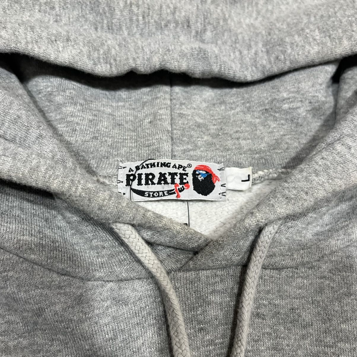 Bape A Bating Ape Pirates Store NOWHERE All Rights 1993/2001 Size US L / EU 52-54 / 3 - 8 Thumbnail