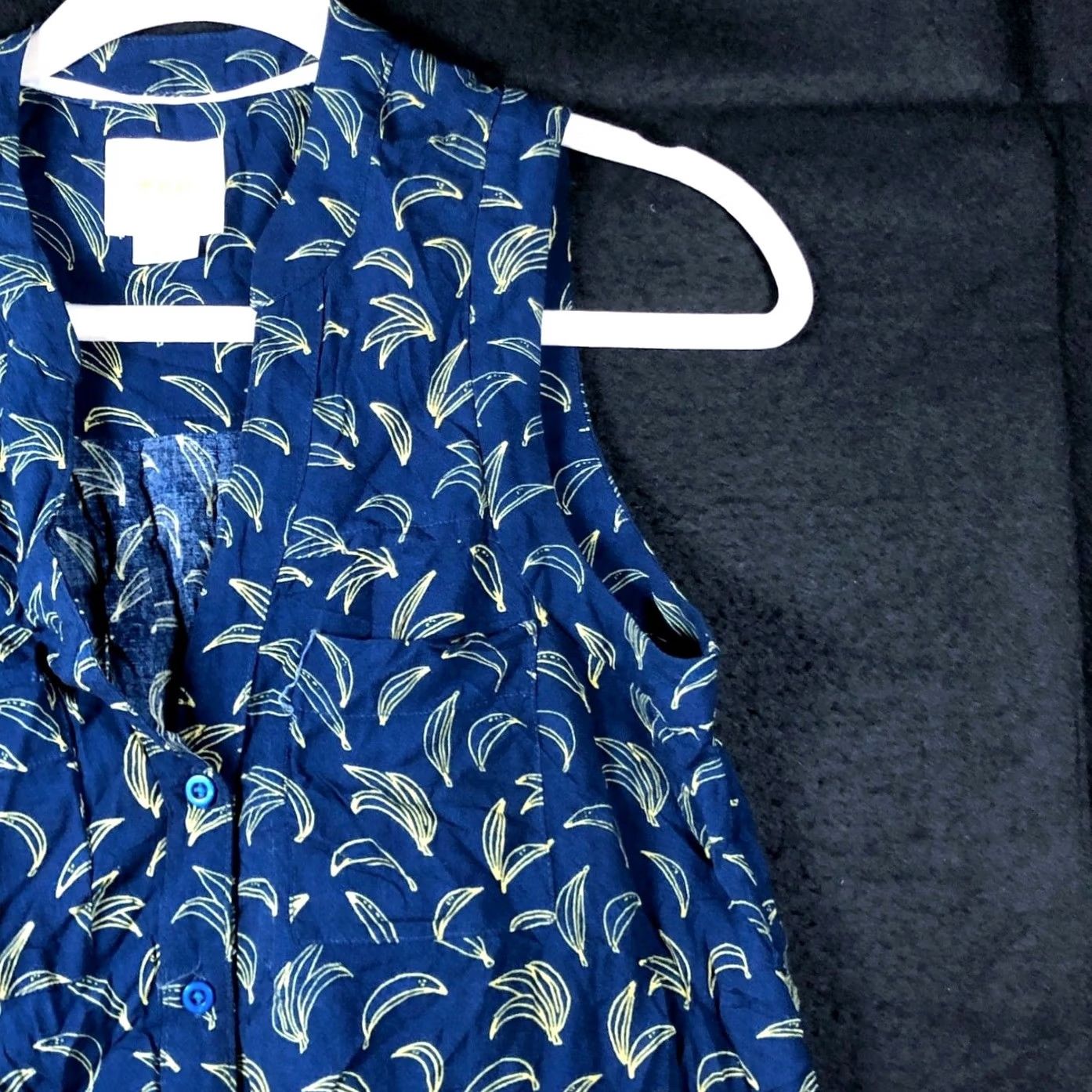 Anthropologie Maeve Blouse Blue Banana Print Sleeveless Button Down 0 Womens Vintage Size XS / US 0-2 / IT 36-38 - 6 Thumbnail