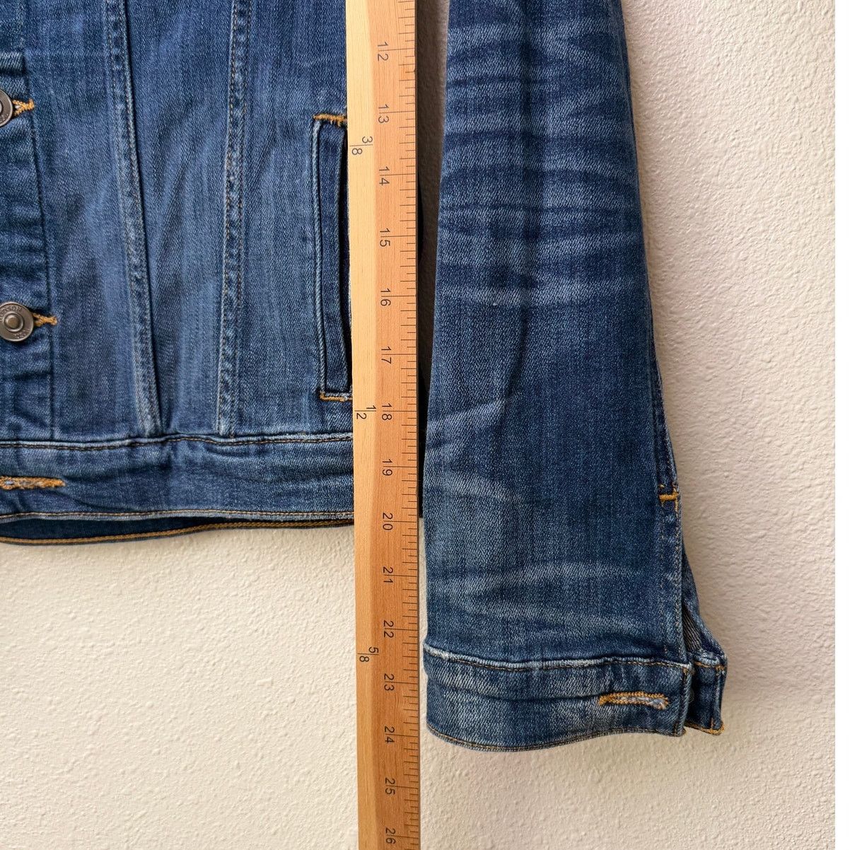 Hudson Outerwear Hudson Classic Medium Wash Denim Jacket Button Front XS Size XS / US 0-2 / IT 36-38 - 12 Thumbnail