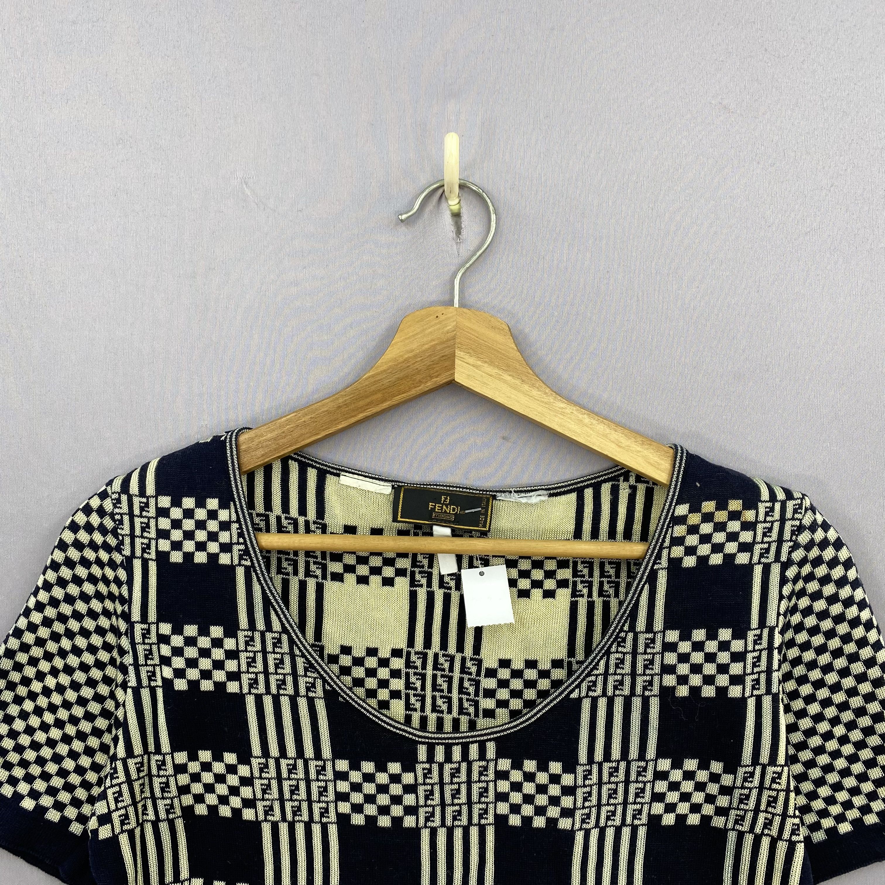 Japanese Brand Vintage 90s Fendi Short Sleeve Tops Knit Monogram Sweater Size XXS / US 00 / IT 34 - 4 Thumbnail