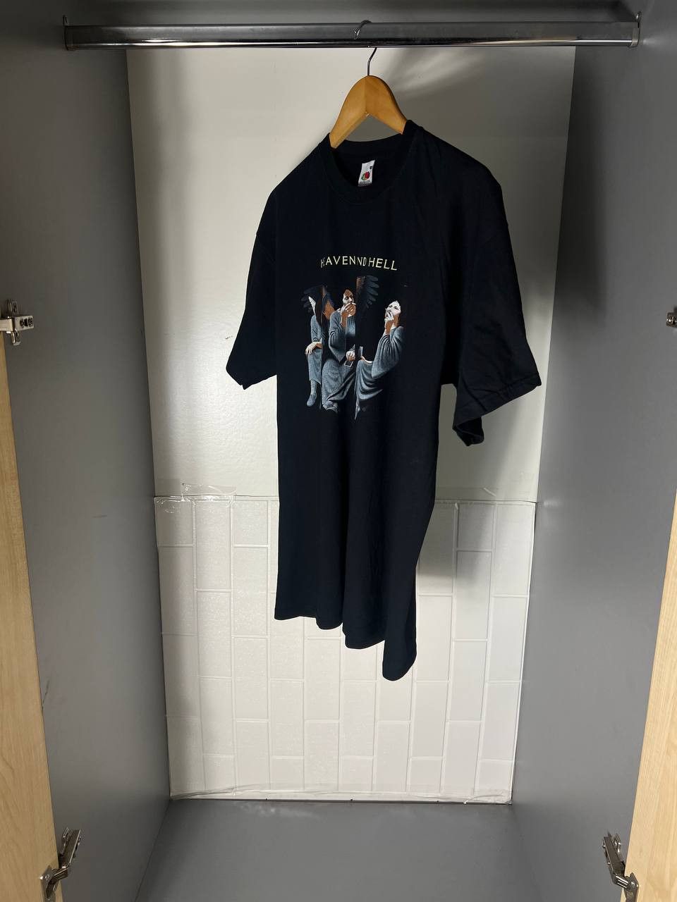 Band Tees VINTAGE HEAVEN AND HELL WORLD TOUR ROCK T-SHIRT Y2K 90s USA Size US XL / EU 56 / 4 - 5 Thumbnail