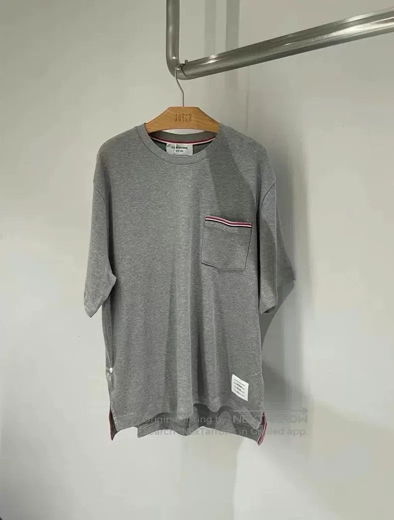 Thom Browne Thom Browne Classic loose-fit batwing short-sleeve T-shirt Size US XS / EU 42 / 0 - 1 Thumbnail