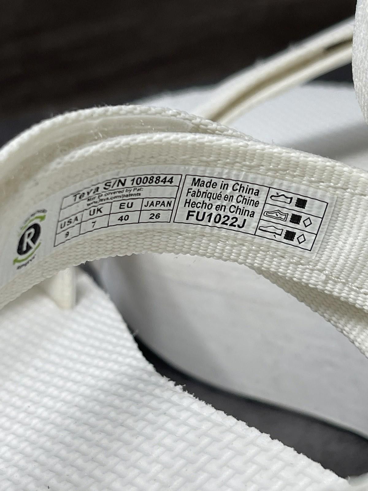 Teva TEVA Flatform Universal Sandals Womens Size 9 White Strap Size US 9 / IT 39 - 10 Thumbnail