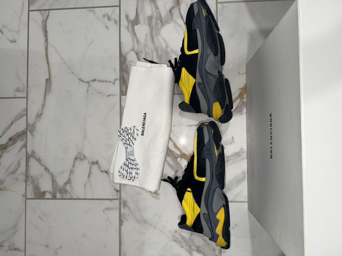Balenciaga Balenciaga Triple S Size US 11 / EU 44 - 2 Thumbnail