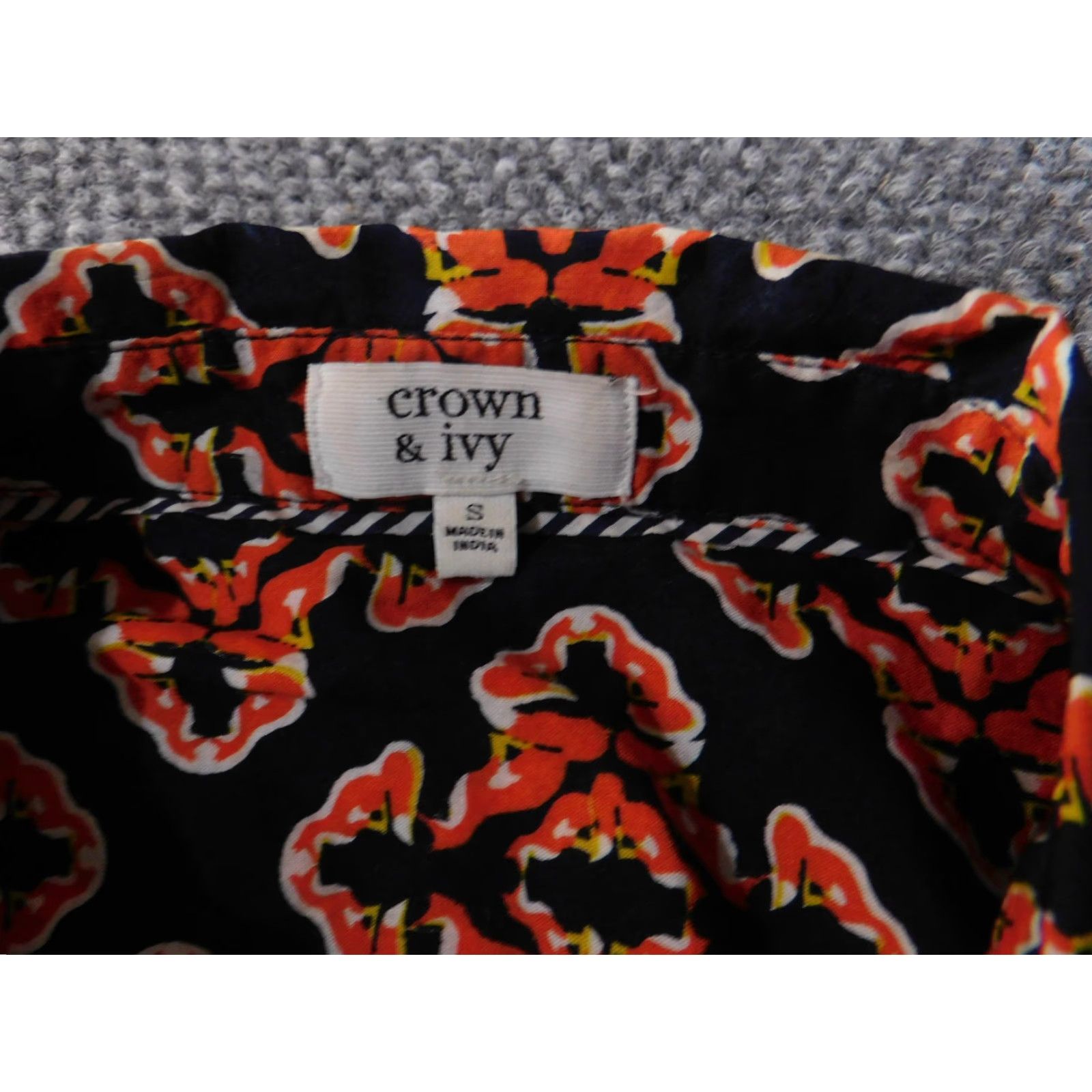 Vintage Crown & Ivy Shirt Womens Small Navy Floral Button Up Long Sleeve Cotton Size S / US 4 / IT 40 - 5 Thumbnail