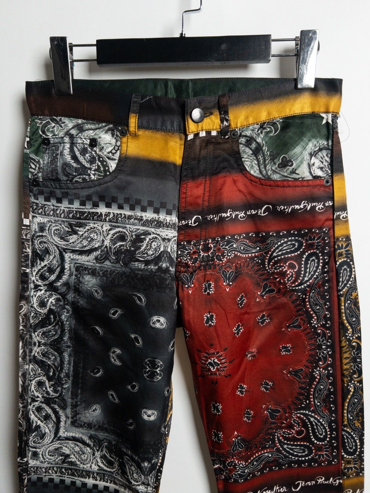 Jean Paul Gaultier - 𝐉𝐞𝐚𝐧 𝐏𝐚𝐮𝐥 𝐆𝐚𝐮𝐥𝐭𝐢𝐞𝐫 𝐅𝐮𝐥𝐥 𝐏𝐫𝐢𝐧𝐭𝐞𝐝 𝐏𝐚𝐧𝐭 - Size 27" / US 4 / IT 40 - 4 Thumbnail