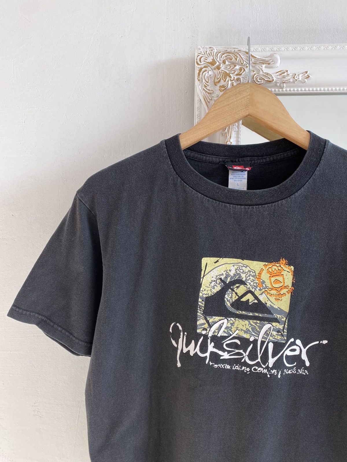 Quiksilver Quicksilver Faded Distressed Logo Tee T shirt Size US L / EU 52-54 / 3 - 3 Thumbnail