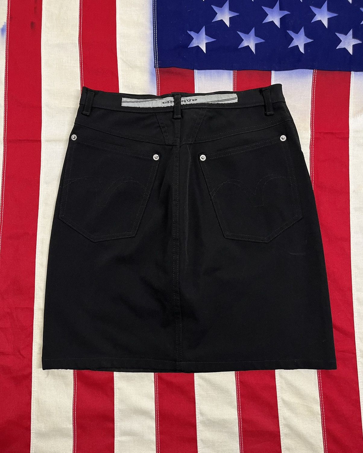 Marithe + Francois Girbaud Marithe Francois Girbaud Minimalist Mini Skirt Black Pockets Size 32" / US 10 / IT 46 - 2 Thumbnail