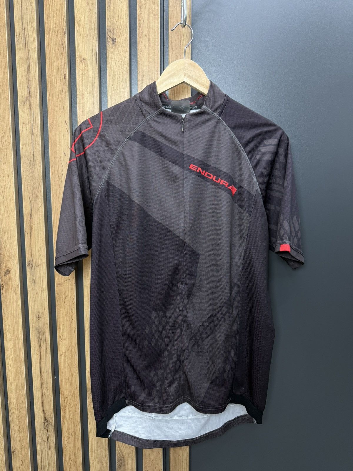 Other Endura Humvee Ray II Cycling Jersey Black Red Size M Size US M / EU 48-50 / 2 - 1 Thumbnail