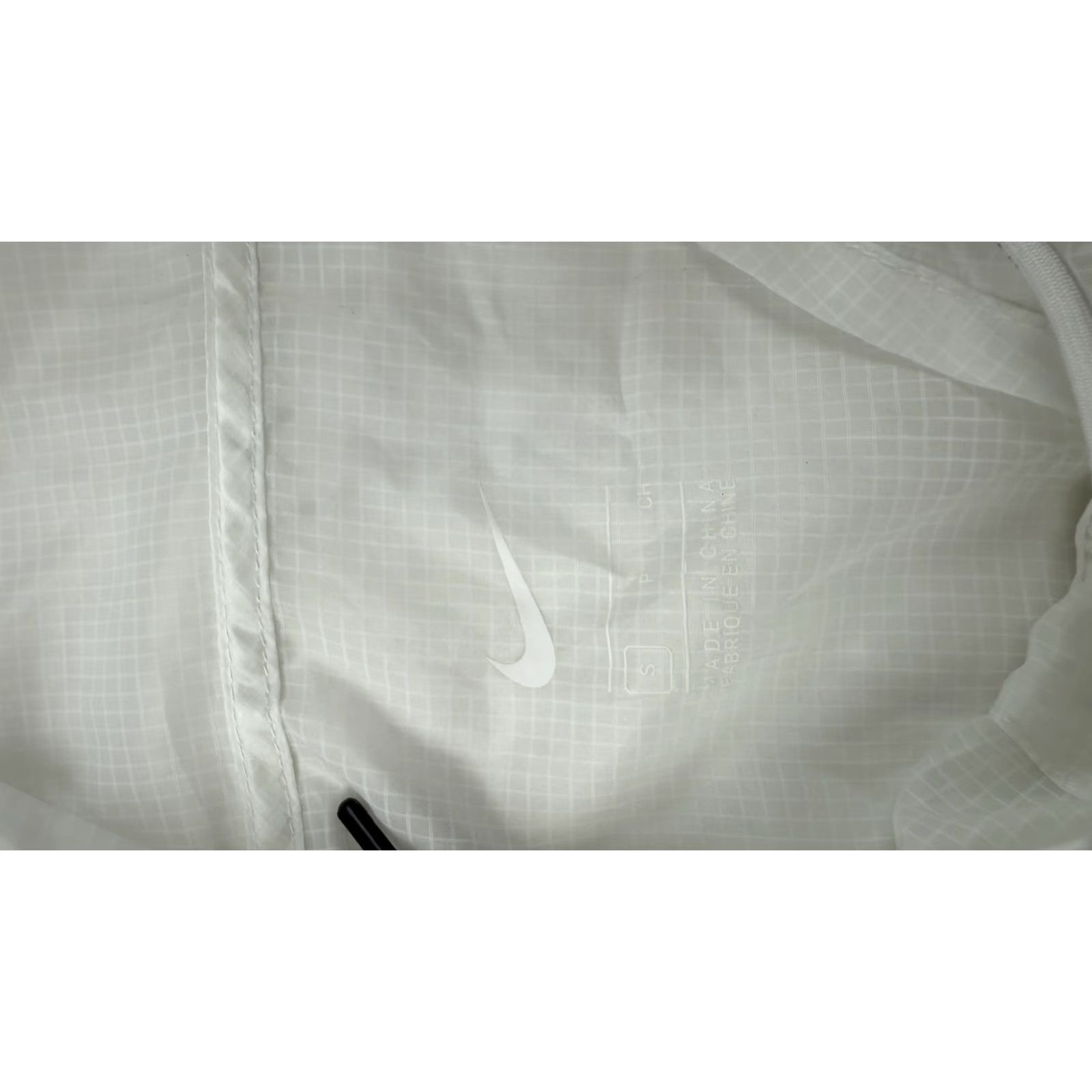 Nike Nike Hooded Pullover Women Small White AR3047-121 Lightweight Tech Pack Running Size S / US 4 / IT 40 - 4 Thumbnail